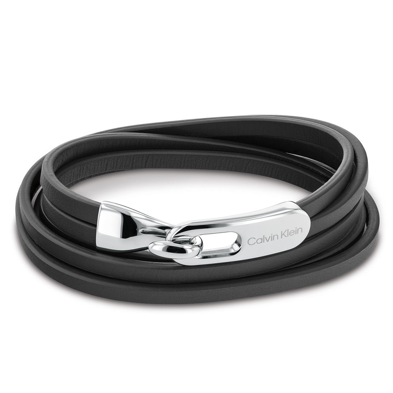 Calvin Klein CJ35000109 Heren Armband Zwart Leer Haakslot
Deze leren heren armband van Calvin Klein met nr CJ35000109 heeft een sierlijke uitstraling. De zwarte leren armband heeft meerdere lagen en sluit door middel van een zilverkleurige stalen haaksluiting. Leuk te combineren met andere sieraden van Calvin Klein.

OVER CALVIN KLEIN
Calvin Klein is een wereldwijd lifestylemerk dat gewaagde, vooruitstrevende idealen en een verleidelijke, vaak minimalistische, esthetiek nastreeft. Calvin Klein werd groot in de jaren 70 door haar mode- en merkjeans collecties. In de jaren 80 lanceerde Calvin Klein haar spraakmakende ondergoed dat uitdrukkelijk van logo �s voorzien was. Vanwege het grote succes is het merk ook succesvol uitgerold in Accessoires, Parfums, Home, Brillen, Golf, Horloges en Sieraden.
Sinds de oprichting in 1968 door Calvin Klein, heeft het merk haar reputatie opgebouwd als leider in de Amerikaanse mode, dankzij een cleane esthetiek en innovatieve ontwerpen. Calvin Klein wil haar publiek verleiden en inspireren door middel van provocerende beelden en opvallende ontwerpen die prikkelen. 

SPECIFICATIES:
- Leren heren armband
- Lengte 21cm
- Zwart leer
- Zilverkleurige stalen haaksluiting
- Heren




