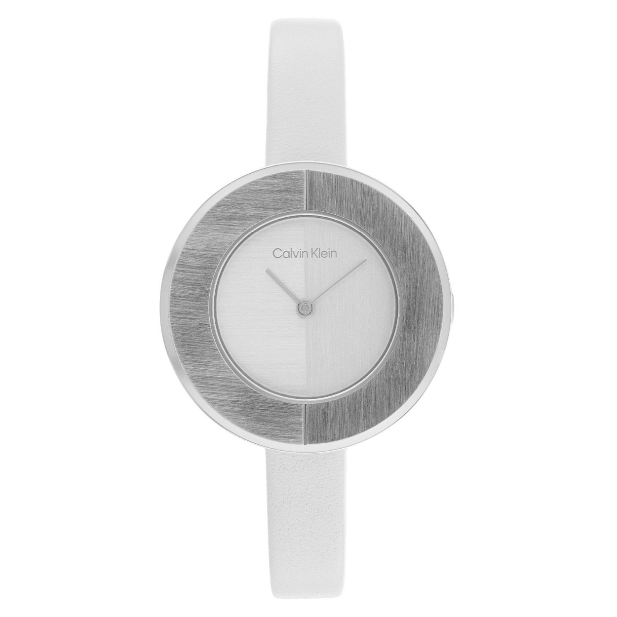 Calvin Klein CK25200026 Dames Staal Horloge 32mm 
Dit Calvin Klein dameshorloge met nr CK25200026 heeft een strak en minimalistisch ontwerp. De stijlvolle ronde gematteerde stalen kast heeft een brede bezel en een zilverkleurige matte wijzerplaat waarop fijne wijzers en het logo zichtbaar zijn. Direct aan de zilverkleurige kast zit een strakke zilverkleurige bangle band. Het stijlvolle horloge heeft een mineraalglas, een doorsnee van 32mm en is 3 ATM.

OVER CALVIN KLEIN
Calvin Klein is een wereldwijd lifestylemerk dat gewaagde, vooruitstrevende idealen en een verleidelijke, vaak minimalistische, esthetiek nastreeft. Calvin Klein werd groot in de jaren 70 door haar mode- en merkjeans collecties. In de jaren 80 lanceerde Calvin Klein haar spraakmakende ondergoed dat uitdrukkelijk van logo �s voorzien was. Vanwege het grote succes is het merk ook succesvol uitgerold in Accessoires, Parfums, Home, Brillen, Golf, Horloges en Sieraden.
Sinds de oprichting in 1968 door Calvin Klein, heeft het merk haar reputatie opgebouwd als leider in de Amerikaanse mode, dankzij een cleane esthetiek en innovatieve ontwerpen. Calvin Klein wil haar publiek verleiden en inspireren door middel van provocerende beelden en opvallende ontwerpen die prikkelen.  

SPECIFICATIES:
- Mineraalglas
- Zilverkleurige stalen kast
- Zilverkleurige wijzerplaat 
- Zilverkleurige bangle band
- Ronde kastvorm, 32mm
- 3 ATM
