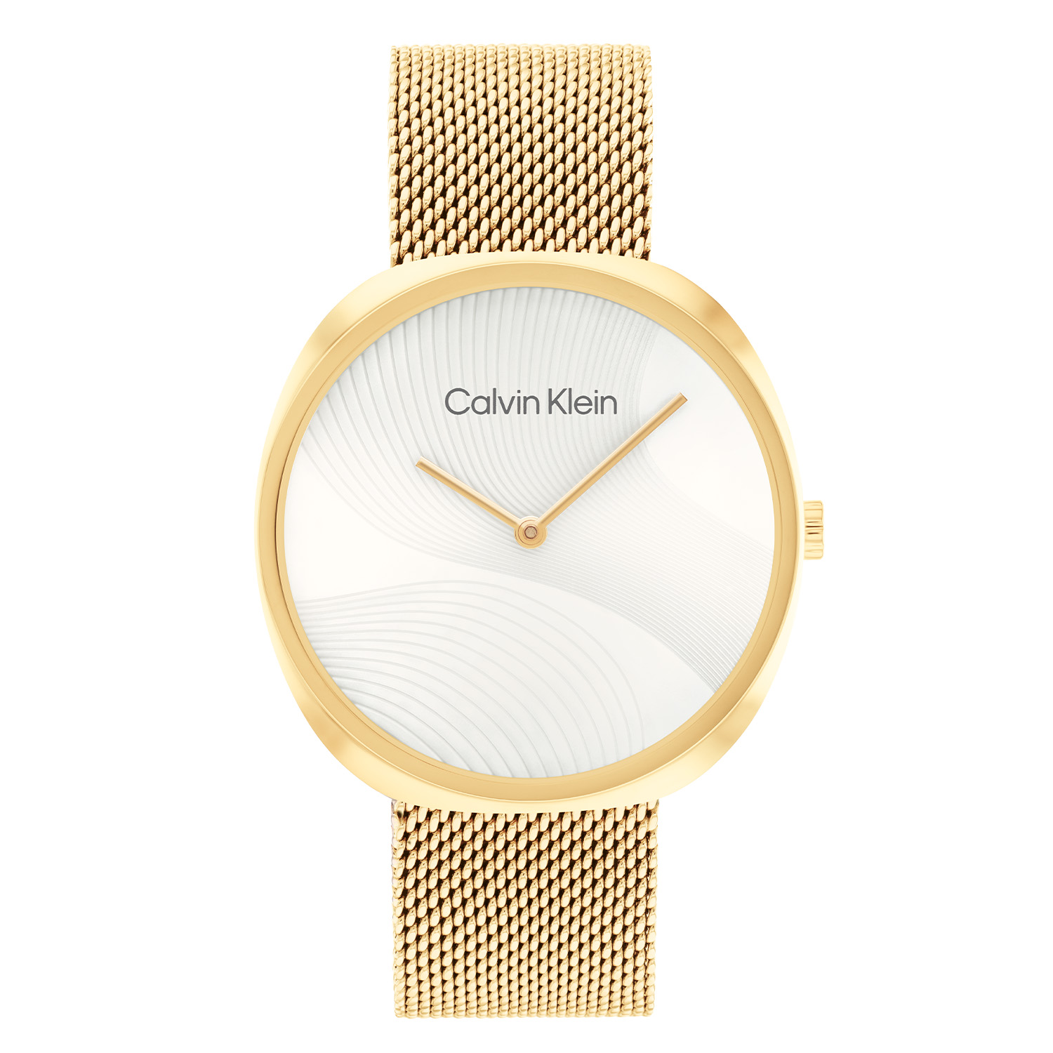Calvin Klein CK25200246 Dames Staal Horloge 36mm 
Dit Calvin Klein dameshorloge met nr CK25200246 is een chique en klassiek ontwerp. De stijlvolle ronde gladde stalen kast heeft een speciale bewerkte goudkleurige wijzerplaat met een gladde bezel. Op de wijzerplaat is alleen de merknaam gedrukt en de tijd wordt aangegeven met hele fijne wijzers. Aan de goudkleurige kast zit een goudkleurige milanese band. Het sierlijke horloge heeft een mineraalglas, een doorsnee van 36mm en is 3 ATM.

OVER CALVIN KLEIN
Calvin Klein is een wereldwijd lifestylemerk dat gewaagde, vooruitstrevende idealen en een verleidelijke, vaak minimalistische, esthetiek nastreeft. Calvin Klein werd groot in de jaren 70 door haar mode- en merkjeans collecties. In de jaren 80 lanceerde Calvin Klein haar spraakmakende ondergoed dat uitdrukkelijk van logo ’s voorzien was. Vanwege het grote succes is het merk ook succesvol uitgerold in Accessoires, Parfums, Home, Brillen, Golf, Horloges en Sieraden.
Sinds de oprichting in 1968 door Calvin Klein, heeft het merk haar reputatie opgebouwd als leider in de Amerikaanse mode, dankzij een cleane esthetiek en innovatieve ontwerpen. Calvin Klein wil haar publiek verleiden en inspireren door middel van provocerende beelden en opvallende ontwerpen die prikkelen. 

SPECIFICATIES:
- Mineraalglas
- Goudkleurige stalen kast
- Goudkleurige wijzerplaat 
- Goudkleurige milanese band
- Ronde kastvorm, Ø 36mm
- 3 ATM