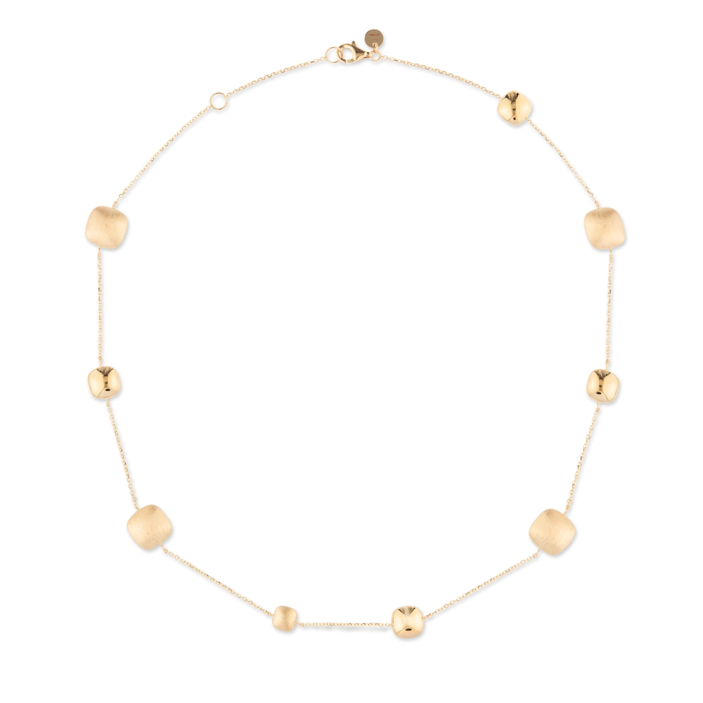 De ITALO BOTTENE COLLIER, model CO0585-SAT, is een elegante gouden halsketting, volledig gemaakt van 14-karaats goud. Deze nieuwe, goudkleurige ketting van 45cm straalt met een prachtige glans. Perfect voor een stijlvolle en verfijnde look, draag de ketting solo voor een minimalistische uitstraling of combineer met andere sieraden voor extra glamour.