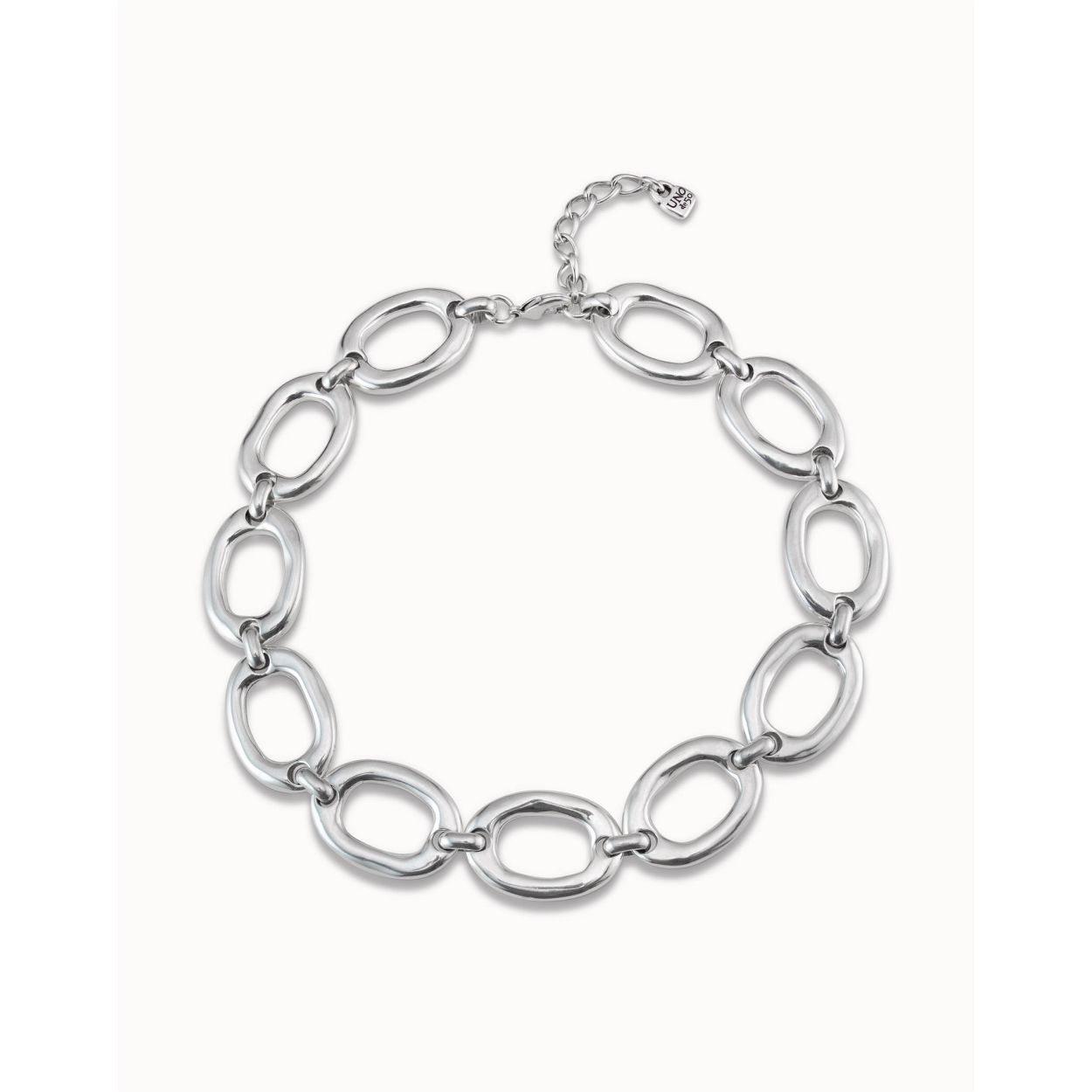 Dit is een ring van het merk Unode50. Het materiaal is . Daarnaast is het verguld in zilver.