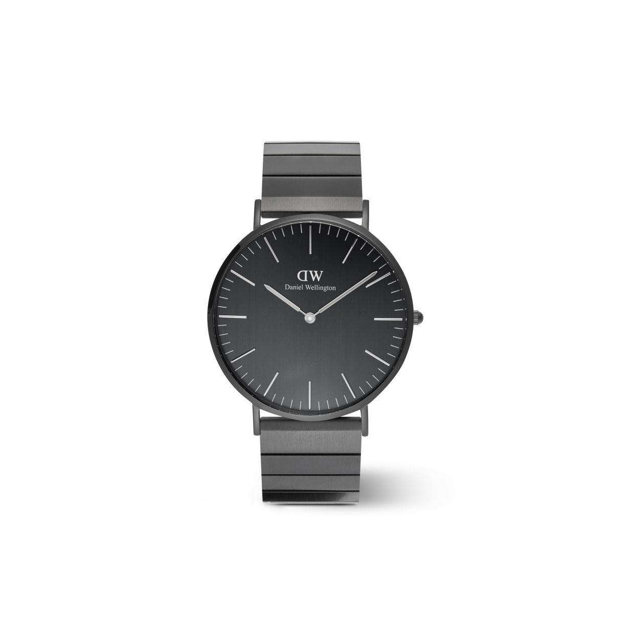An extension of our best-selling Classic collection, but with a head-turning look of its own. This version features a brushed onyx dial and our brand-new piano link strap, which is interchangeable for added versatility. That combination of brushed metal and sleek, geometric lines gives a more exclusive aesthetic for a true statement piece.