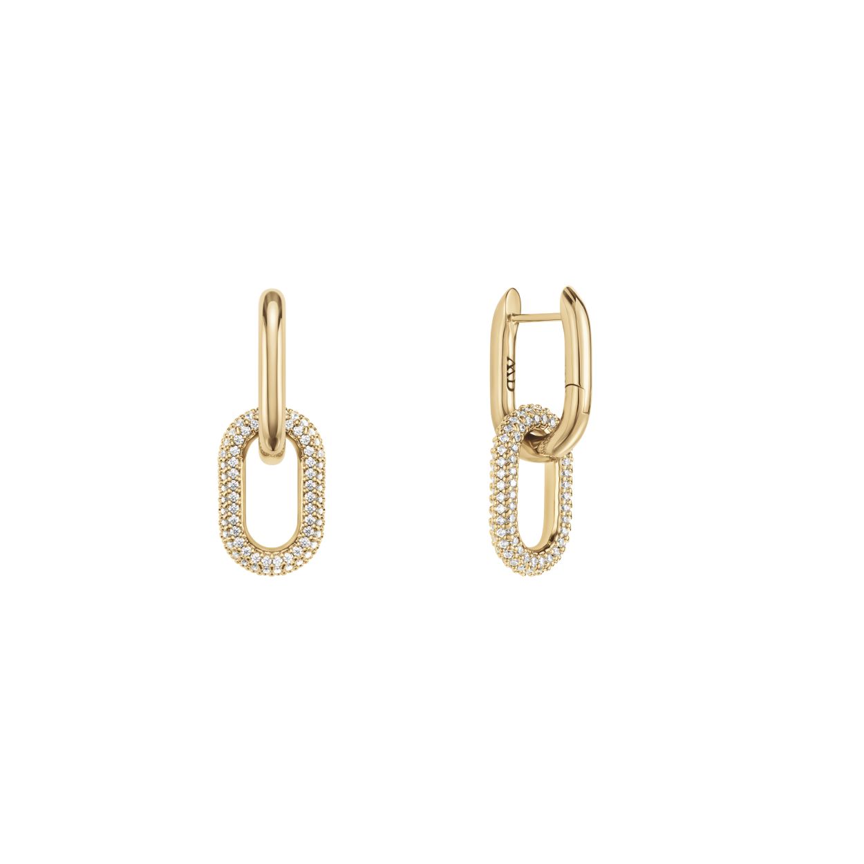A mix of industrial elements and refined crystal details take these gold link earrings way beyond your basic chain. Wear them with the rest of the Crystal Link collection or alone as a statement piece—these chunky earrings are a stunner either way.

Waterproof Jewellery
Our jewellery is made to go wherever you go. With high-quality PVD plating, each piece is water-resistant, sweat-proof, and built to withstand daily wear — without losing its shine.