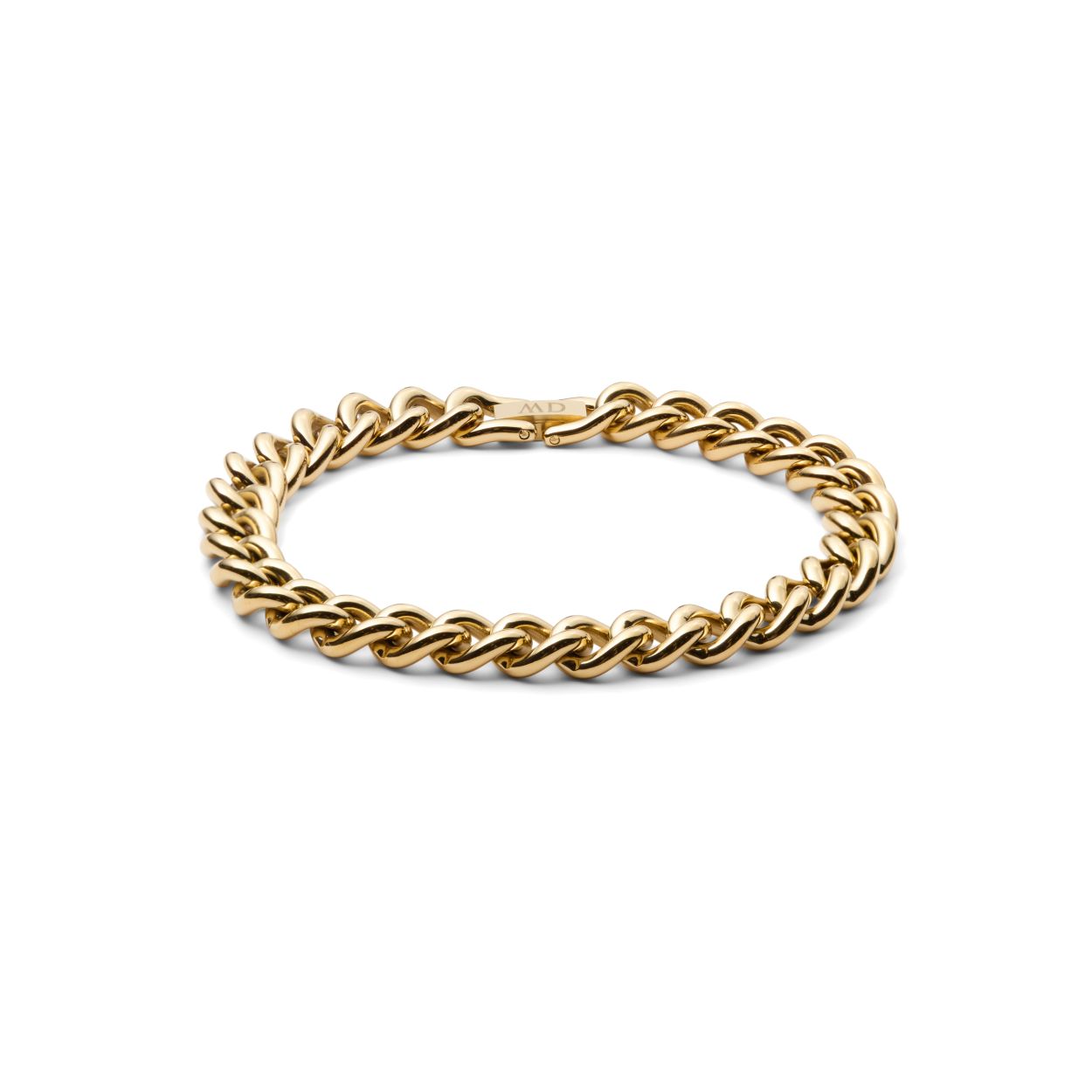 Deze stevige schakelarmband is een alledaagse klassieker die elke look een boost geeft. Een onmisbare sieradenset met op maat gemaakte afmetingen. Elke ronde gouden ring is ontworpen met een aangepaste breedte, lengte en diameter van de draden. Met een vouwsluiting en een luxueus, maar comfortabel gewicht, maakt de slimme constructie van de armband het mogelijk om ringen te verwijderen en aan te passen aan de lengte van je pols. Prachtig om te dragen met andere accessoires, maar ook als losstaand sieraad spreekt het voor zich.

Waterdichte sieraden
Onze sieraden zijn gemaakt om overal mee naartoe te nemen. Dankzij de hoogwaardige PVD-coating is elk sieraad waterbestendig, zweetbestendig en bestand tegen dagelijks gebruik – zonder zijn glans te verliezen.