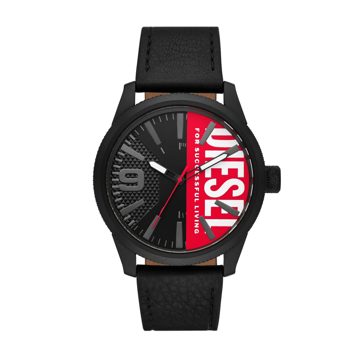Dit Diesel Rasp Horloge van 46mm doorsnee heeft een zwart geborstelde wijzerplaat, een uurwerk met drie wijzers en een zwart lederen band.