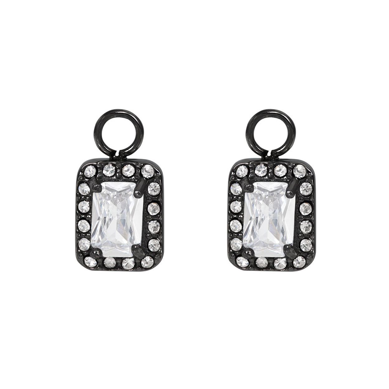 De iXXXi Hoop Charm Celebration is gemaakt van stainless steel en is voorzien van een zwartkleurige plating. De charm bestaat uit een rechthoekige vorm die is ingeled met één grote zirconia steen en een aantal kleine zilverkleurige zirconia's rondom. De Hoop Charm Celebration heeft een afmeting van 9mm en kun je perfect combineren met onze Hoops Celebration.