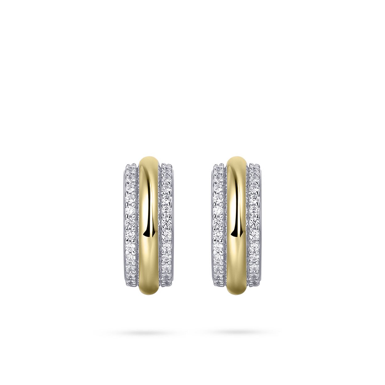 Deze oorringen zijn van het merk Gisser. Het is een damessieraad gemaakt van zilver. De oorringen zijn zilver van kleur.