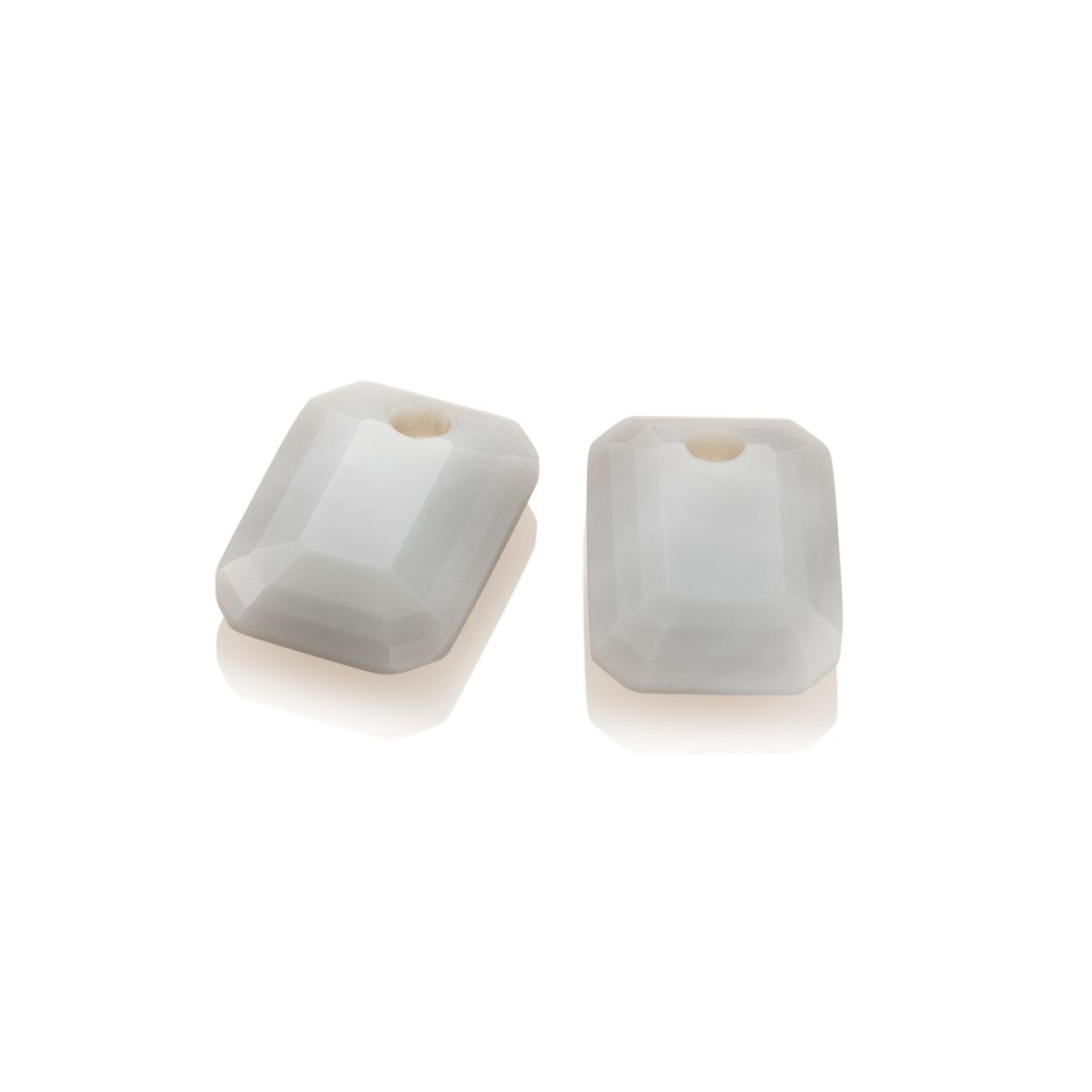 Sparkling Jewels is een Nederlands merk en heeft mooie handgemaakte sieraden die u kunt combineren met edelstenen.