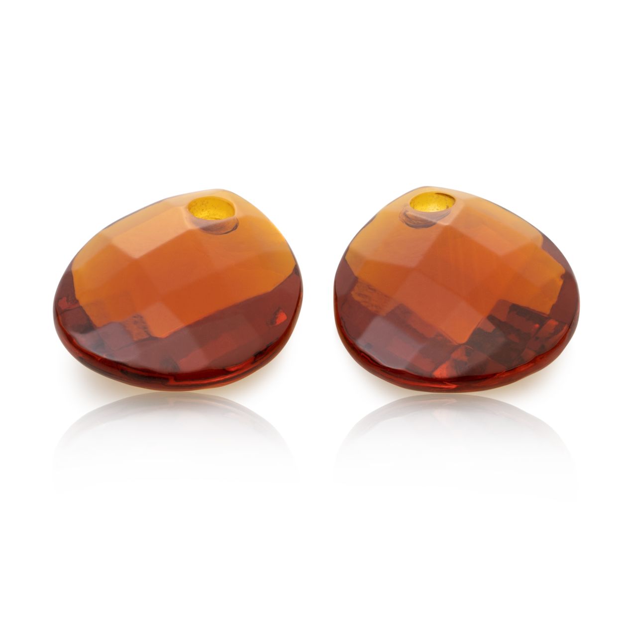 De Citrine Quartz Afterglow oorbel edelstenen kan je ook perfect combineren met andere artikelen uitgevoerd in de Citrienkwarts edelsteen. Zo bieden wij diverse pendant hangers en armbanden aan.