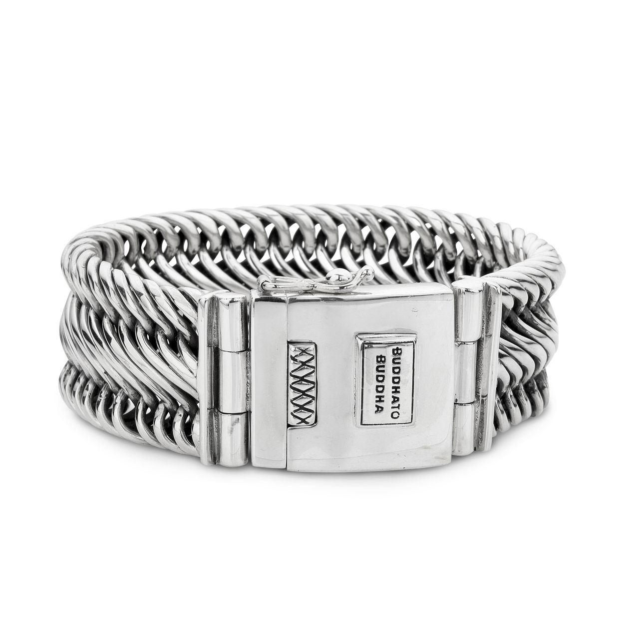 De Edwin familie is een van de meest populaire collecties van Buddha to Buddha. De Edwin armband is gedetailleerd met een stoere uitstraling. Handgemaakt van sterling zilver en tijdloos zoals alle Buddha to Buddha-sieraden, deze armband kan perfect worden gecombineerd met andere sieraden. Wees creatief en combineer sieraden van andere families, zoals Ellen of Ben. De Edwin is breder dan de Edwin Small armband.