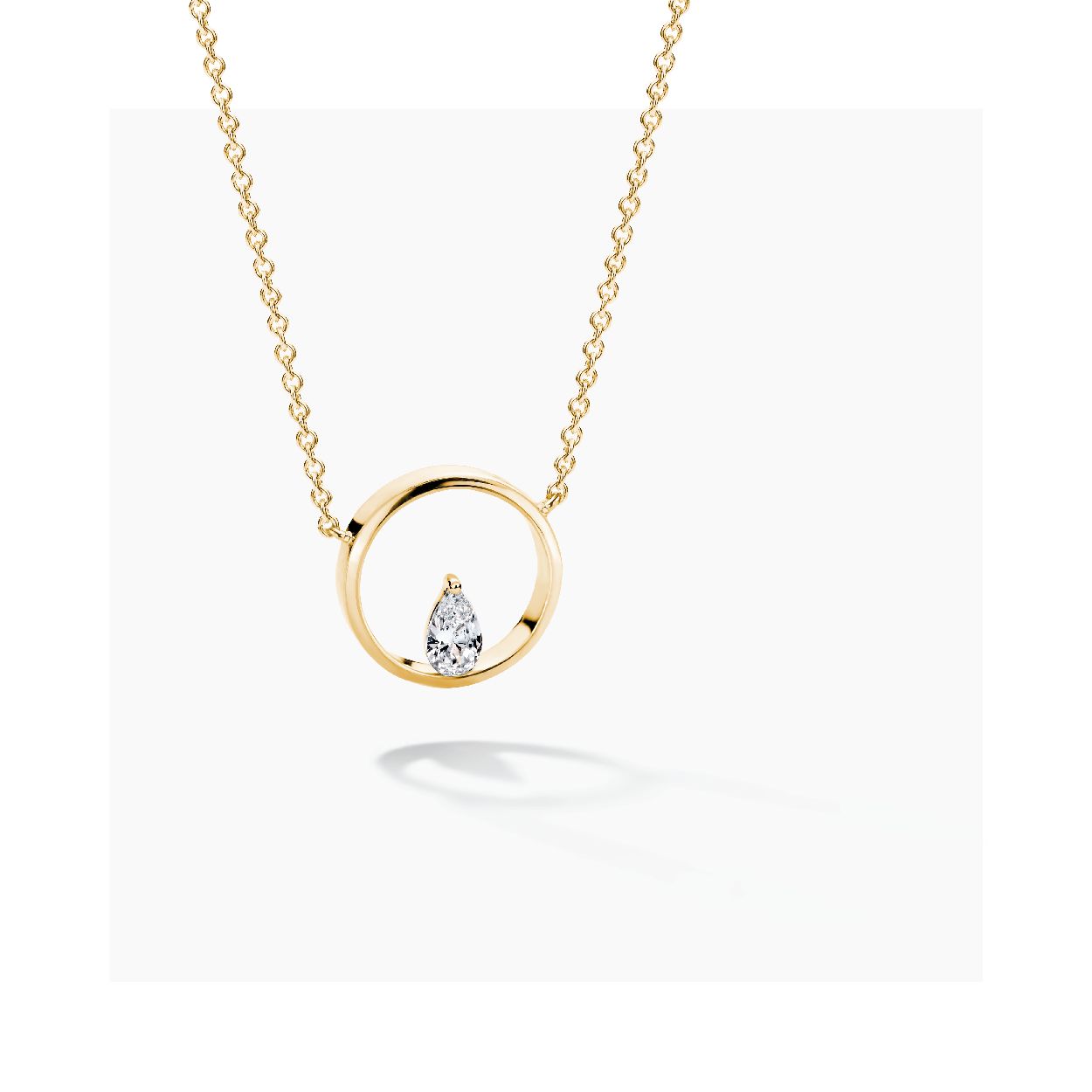 Dit is een collier van het merk FJF Jewellery. De kleur van het sieraad is geelgoud. Dit sieraad bevat de edelsteen: zirconia van swarovski. De kleur van deze edelsteen is: wit.