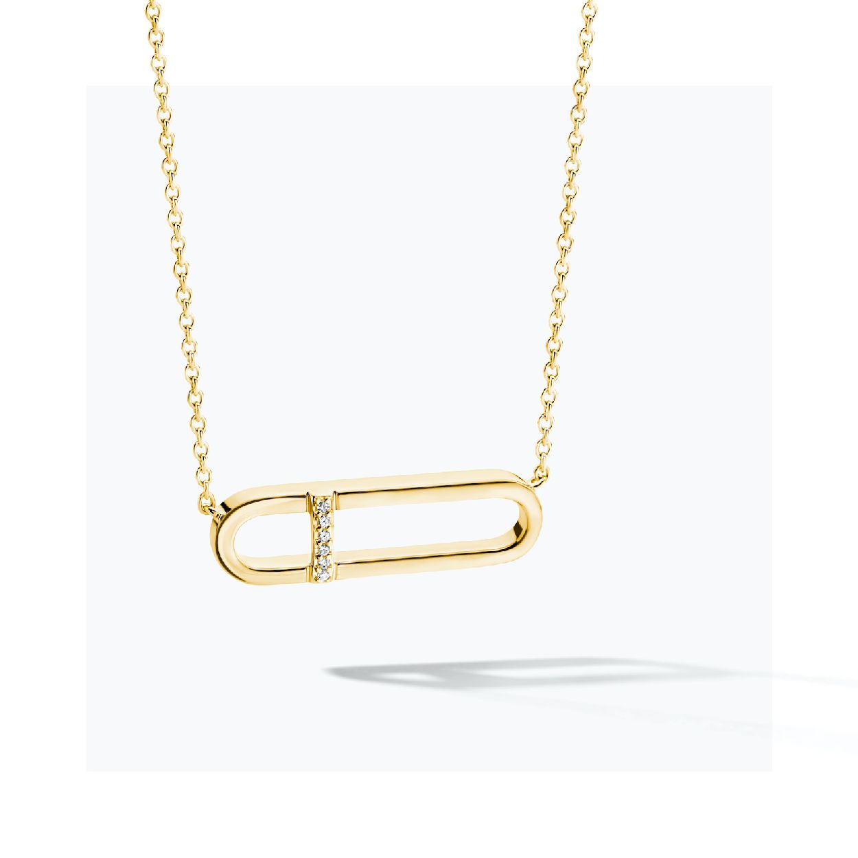 Dit is een collier van het merk FJF Jewellery. De kleur van het sieraad is geelgoud. Dit sieraad bevat de edelsteen: zirconia van swarovski. De kleur van deze edelsteen is: wit.