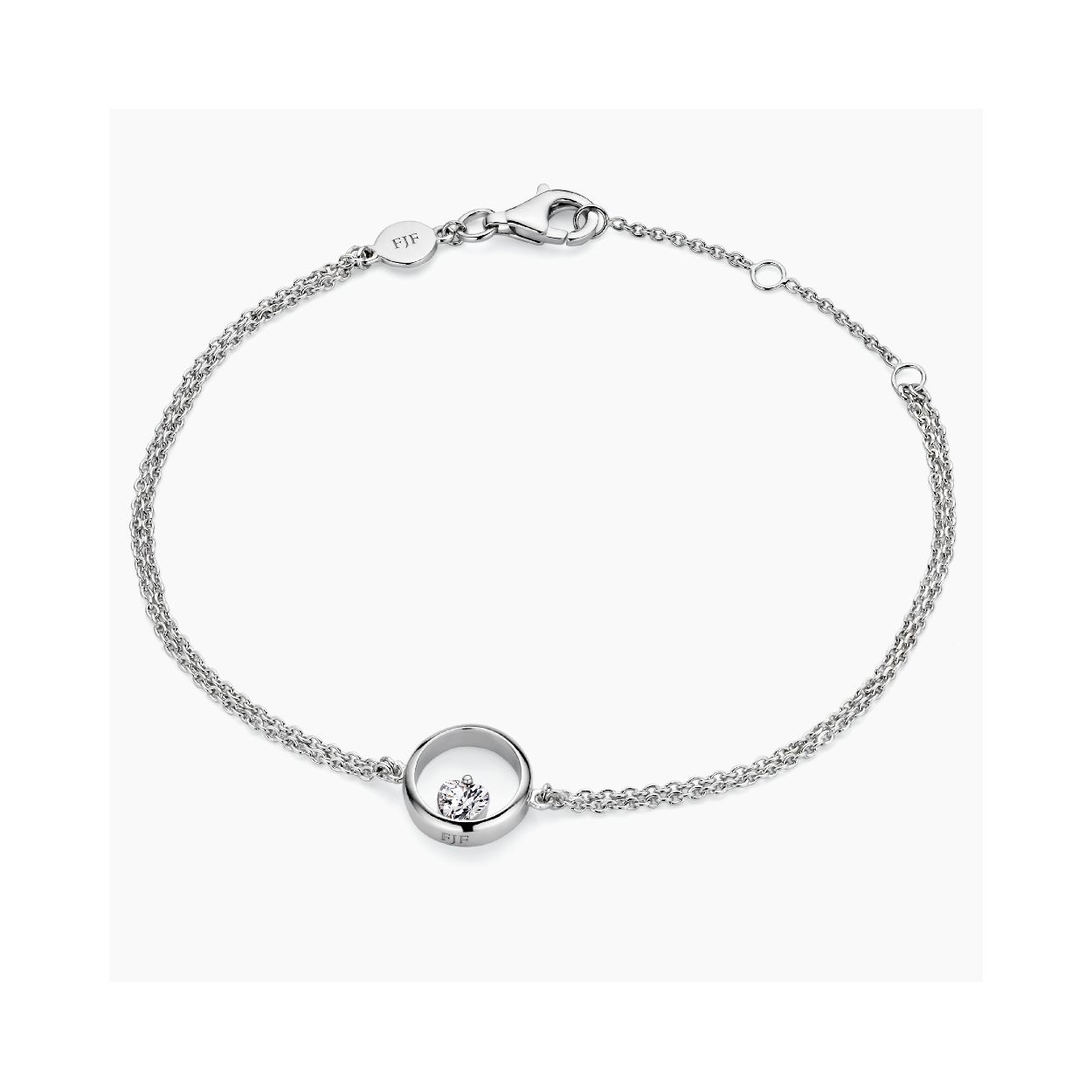 Dit is een armband van het merk FJF Jewellery. De kleur van het sieraad is zilver. Dit sieraad bevat de edelsteen: zirconia van swarovski. De kleur van deze edelsteen is: wit.