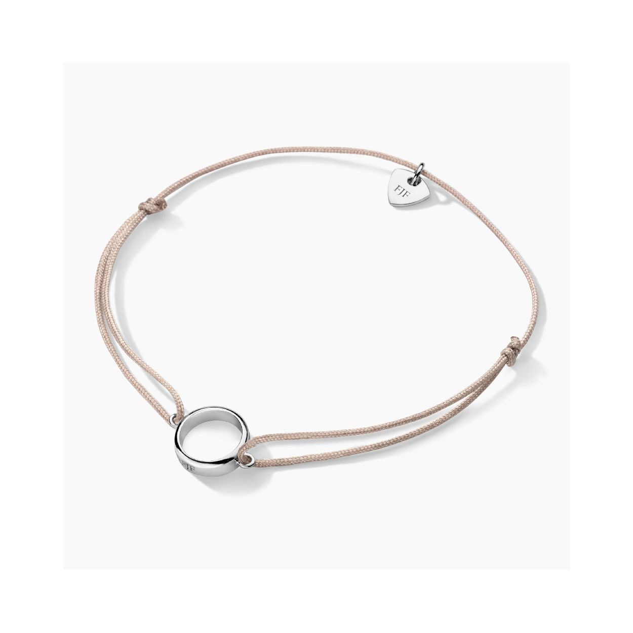 Dit is een armband van het merk FJF Jewellery. De kleur van het sieraad is zilver.