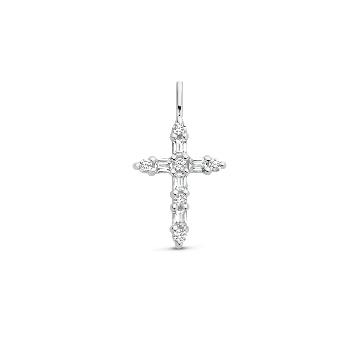 Gerhodineerd 925 zilveren hanger uitgevoerd in de vorm van een kruis met schitterende zirkonia. De hanger heeft een totale hoogte van 1.9cm en een breedte van 10.5mm.