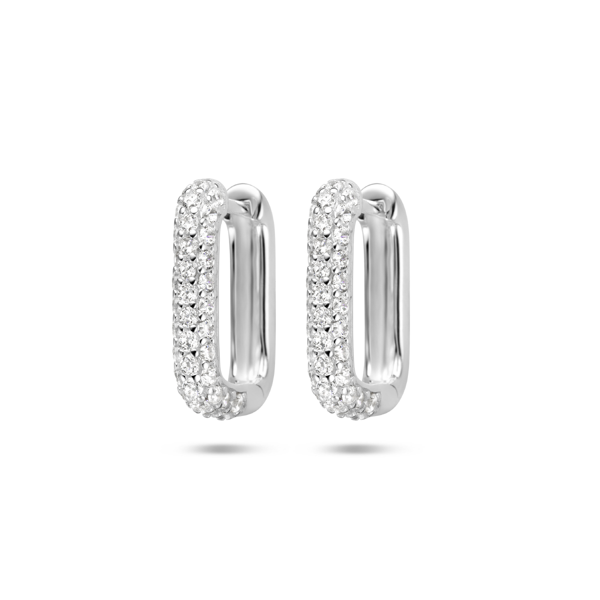 Gerhodineerd 925 zilveren klapoorringen uitgevoerd met schitterende zirkonia. De oorringen hebben een afmeting van 17.2x3.5mm.