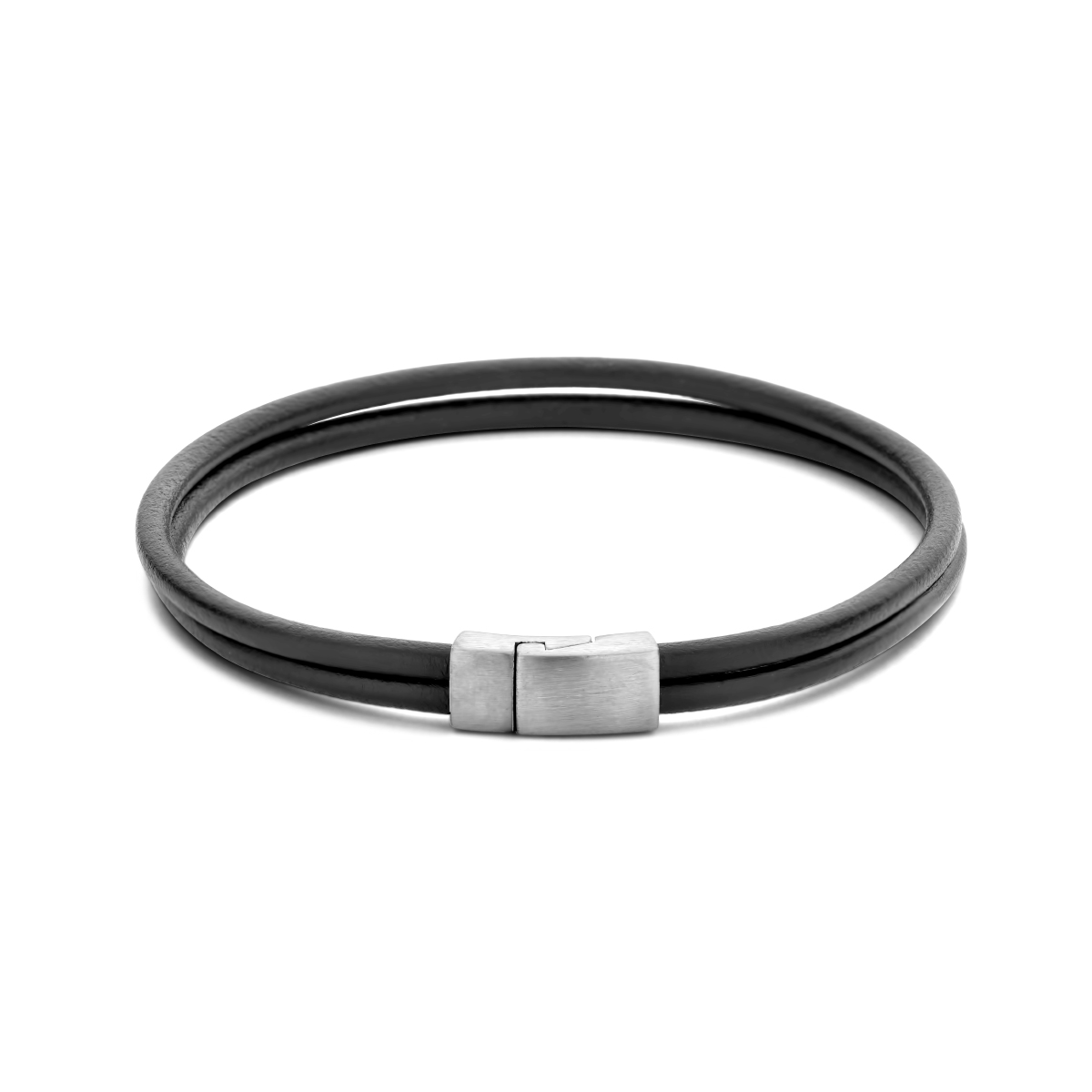 Gerhodineerd 925 zilveren armband uitgevoerd met zwart leer en een magneetsluiting.