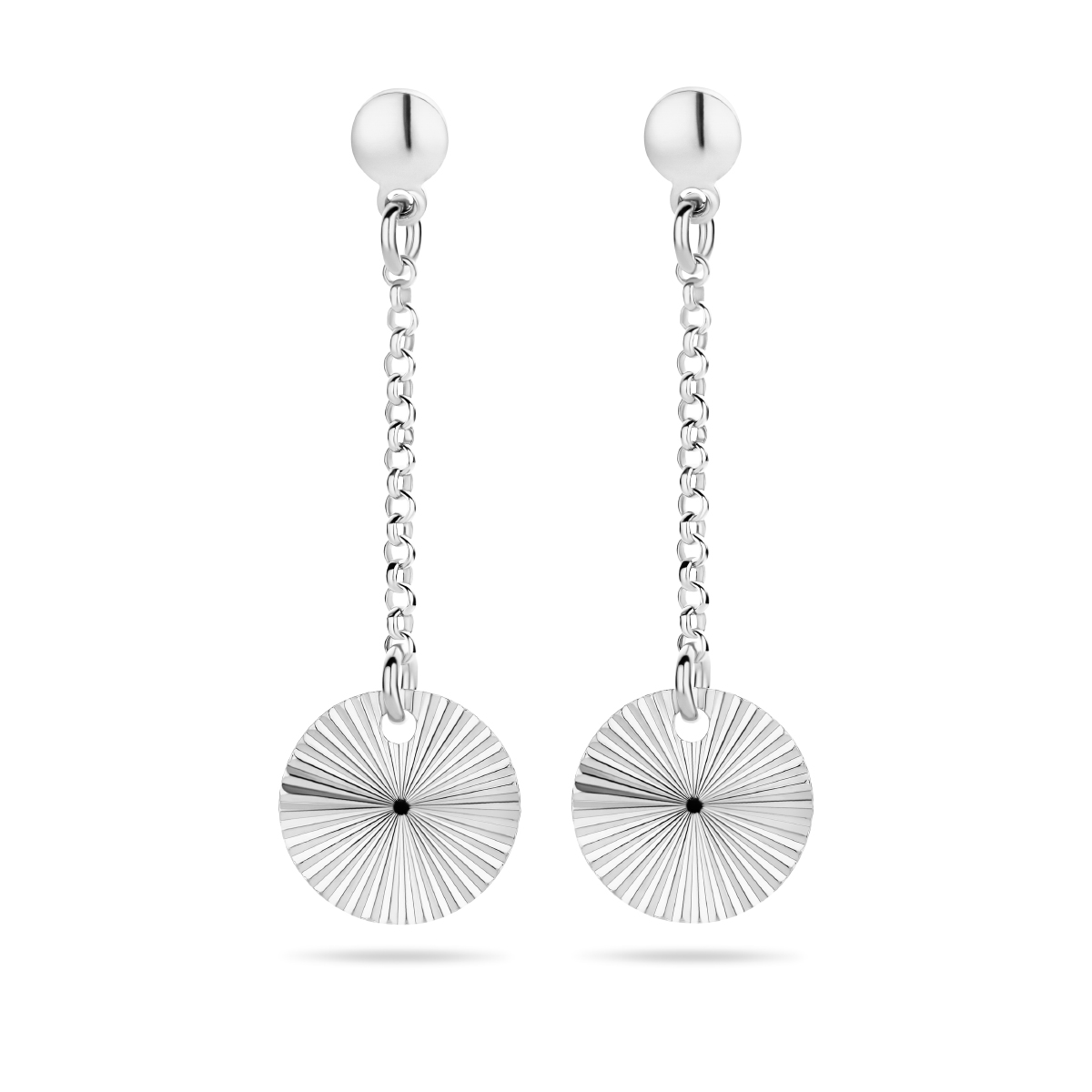 Gerhodineerd 925 zilveren oorhangers uitgevoerd met een rondje. De oorhangers hebben een totale hoogte van 4.4cm.