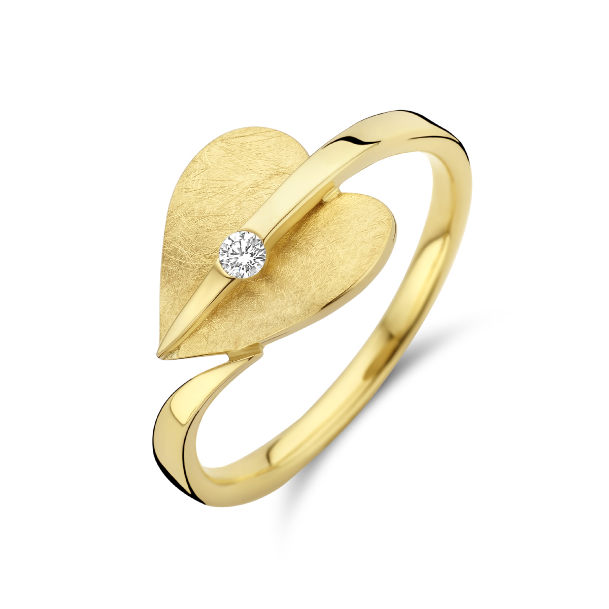 14k Geelgouden ring uitgevoerd in de vorm van een hart en een schitterende diamant daarin. De ring heeft een breedte van 10.5mm.