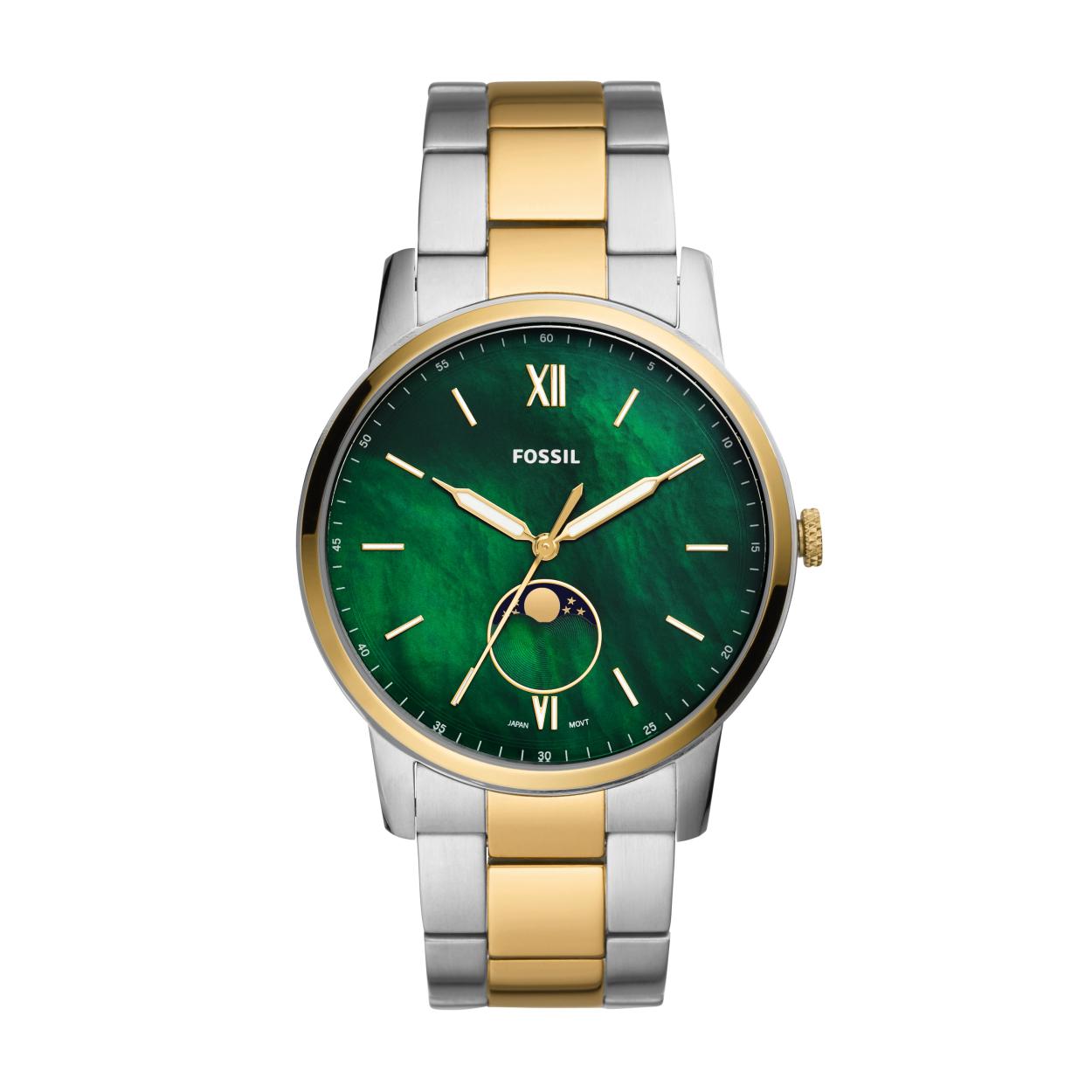Dit Fossil horloge heeft een edelstalen kast en een edelstalen band.