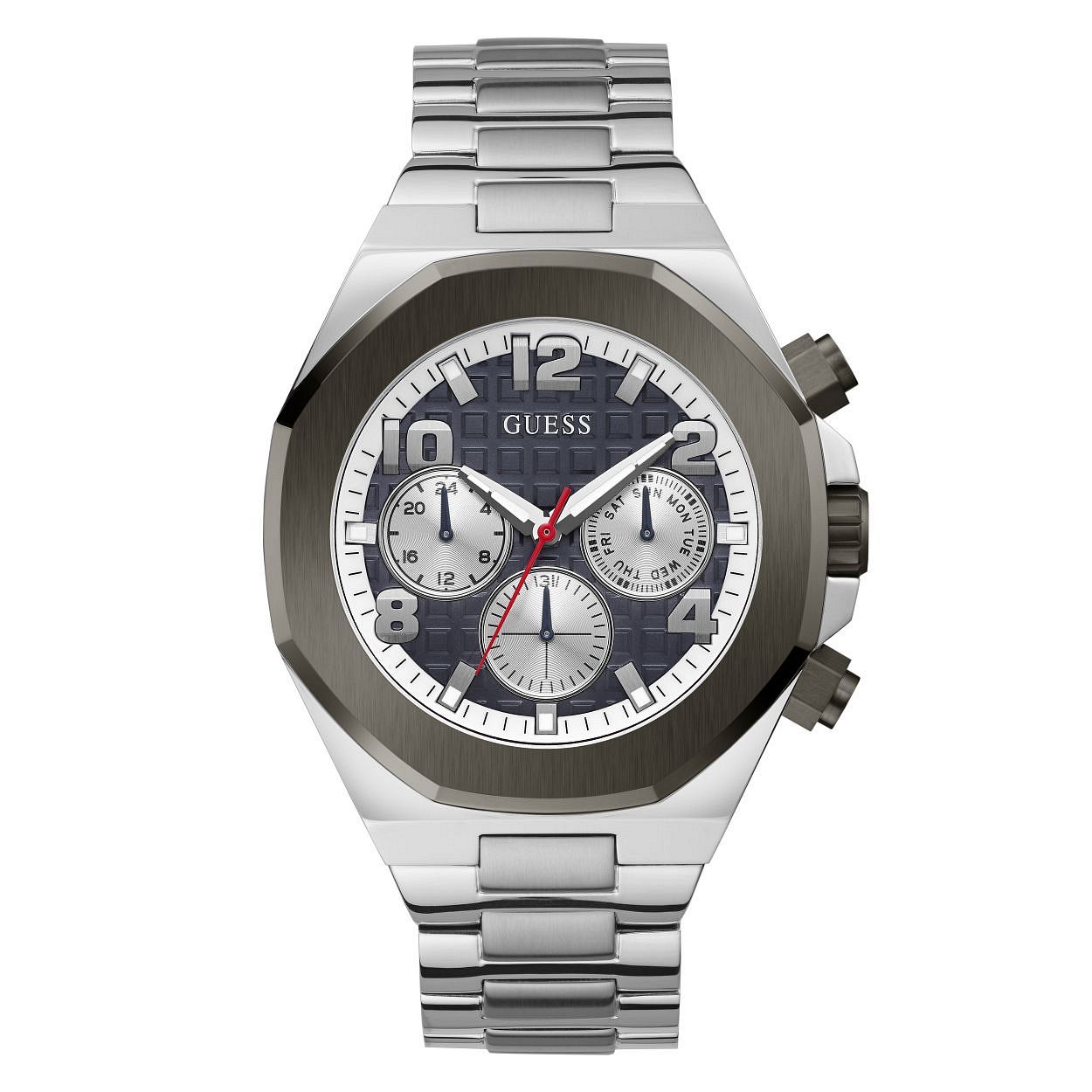 Horloge met donkerblauwe wijzerplaat met een vierkant patroon en een zilverkleurige roestvrije schakelband.