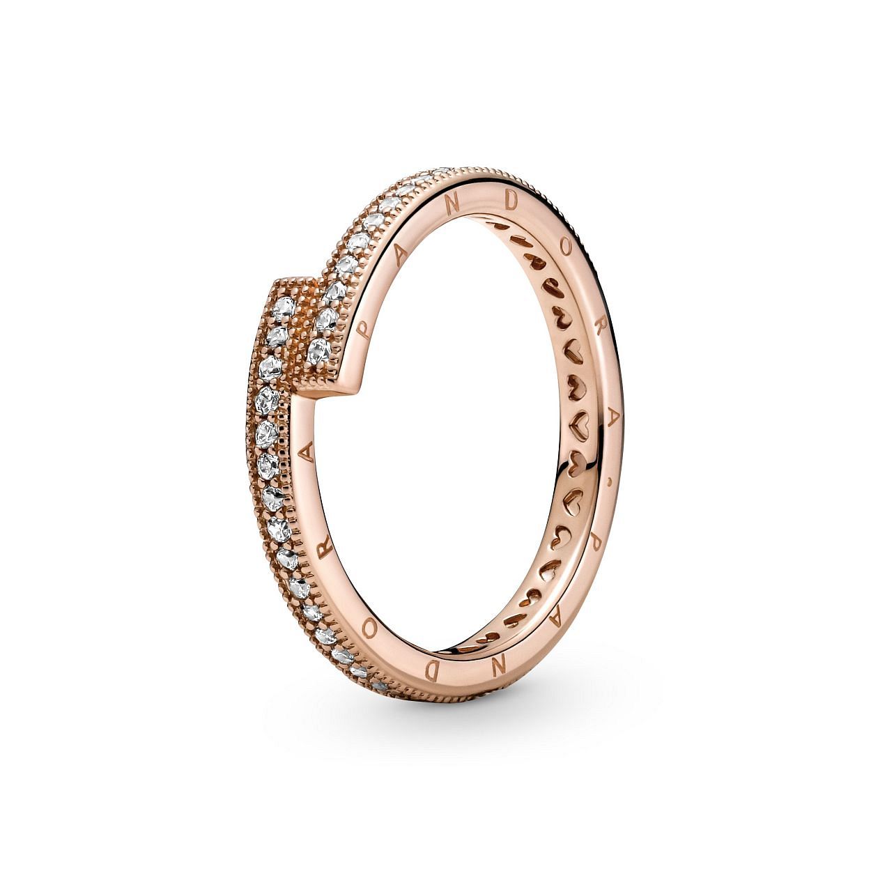 Deze ring is van het merk Pandora. Het is een damessieraad gemaakt van goud. De ring is rosegoud van kleur.
De verdere specificaties van dering zijn als volgt:
