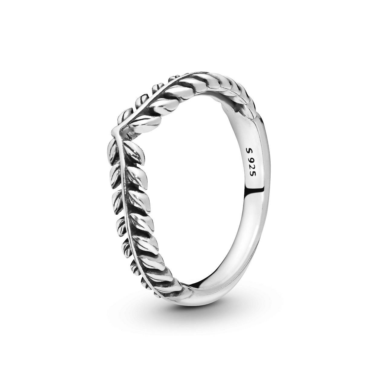 Deze ring is van het merk Pandora. Het is een damessieraad gemaakt van edelstaal. De ring is zilver van kleur.
De verdere specificaties van dering zijn als volgt:
Steensoort: Zirkoon
Steenkleur: Zilver
