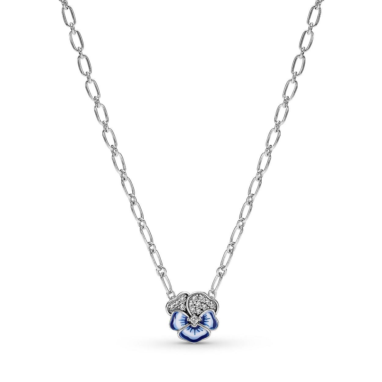 Deze collier is van het merk Pandora. Het is een damessieraad gemaakt van edelstaal. De collier is zilver van kleur.
De verdere specificaties van decollier zijn als volgt:
Steensoort: 
Steenkleur: Blauw