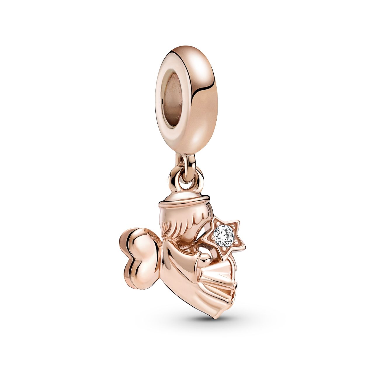 Met de Hart Gevleugelde Engel Hangende Bedel heb je altijd een beschermengel in de buurt. Deze bedel is hand-finished in een unieke met 14k roségoud vergulde metaalmix. De engel is zeer gedetailleerd in 3D uitgevoerd met een mantel, een stralenkrans, hartvormige gepolijste vleugels en een sprankelende zirkoniaster. Dit sieraad is geïnspireerd op de ontzagwekkende bewoners van het hemelrijk en herinnert ons eraan dat er altijd een beschermengel over ons waakt. Dit warmgekleurde accessoire is een betekenisvolle aanvulling op jouw stijlverhaal.