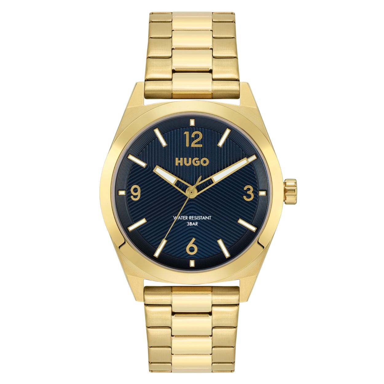 HUGO HU1530252 MAKE
Dit HUGO horloge uit de Make serie met artikelnr. HU1530252 is een casual horloge voor de klassieke HUGO klant. Het herenhorloge heeft een goudkleurige kast met een glimmende bezel en een fijn bewerkte blauwe wijzerplaat met goudkleurige wijzers uursaanduiding en het merk. Aangesloten op de kast zit een mat//glimmende goudkleurige stalen schakelband met vouwsluiting. Het herenhorloge heeft een mineraalglas een doorsnee van 42mm en is 3 ATM.

HET MERK
HUGO BOSS is afgestemd op levensstijlen waar het gaat om kwaliteit en precisie. Het wereldwijde fashionlabel is verdeeld in twee merken BOSS en HUGO. Het merk HUGO presenteert eigentijdse en vooruitstrevende designs volgens de laatste fashion trends waarmee mensen worden gestimuleerd om zichzelf te zijn. Scherp maatwerk en casual horloges gecombineerd met een progressieve attitude. HUGO horloges zijn er voor de urban en ruimdenkende man die de leiding durft te nemen. De enige regel van de HUGO-man als het om stijl gaat zijn authentieke zelf en niets anders.

Maak kennis met de nieuwe horlogecollectie van HUGO.

SPECIFICATIES
- Mineraalglas
- Ronde kastvorm � 42mm
- Goudkleurige stalen horlogekast
- Blauwe wijzerplaat
- Goudkleurige schakelband
- Dag datum 24-uursaanduiding 
- 5 ATM
