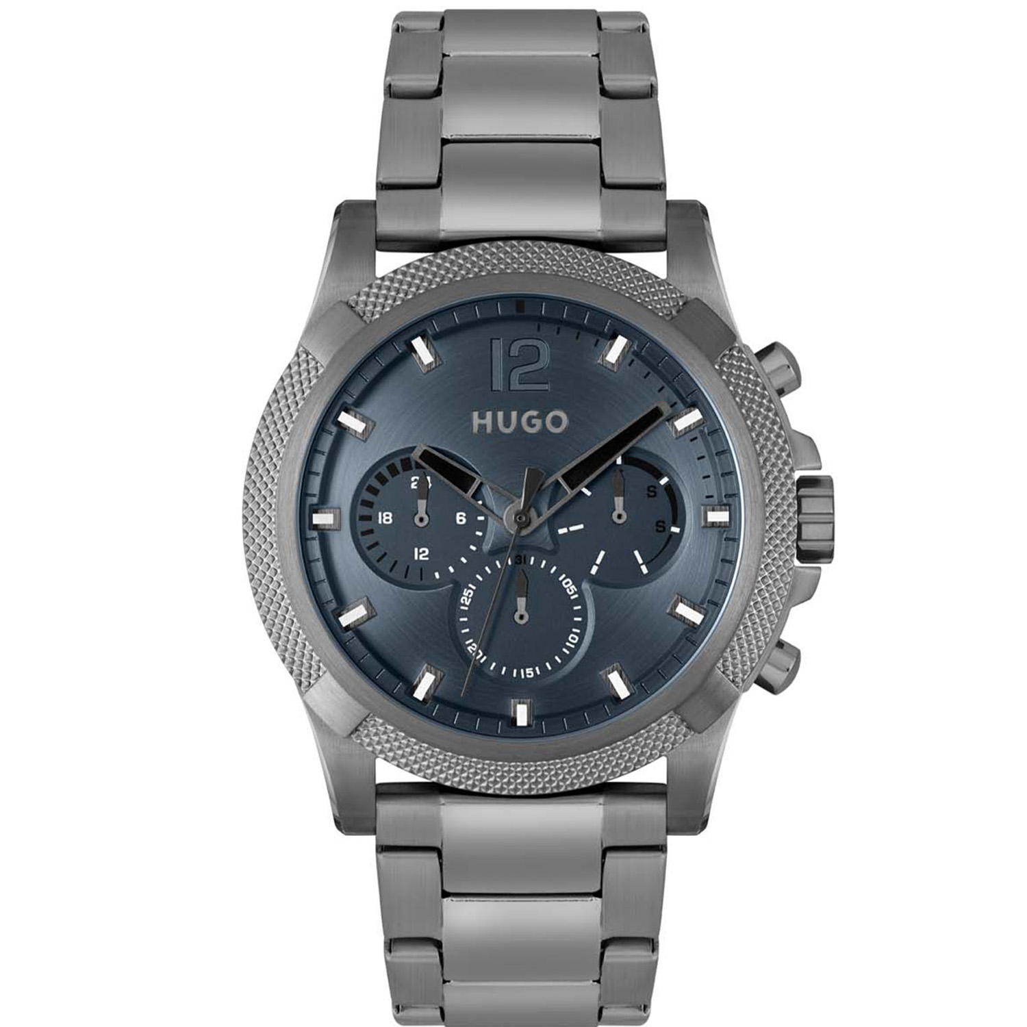 HUGO HU1530298 #IMPRESS FOR HIM 46mm 
Dit HUGO horloge uit de Impress for him serie met artikelnr. HU1530298 is ontworpen voor de man die niets te verbergen heeft, volledig zichzelf is in zijn eigen unieke stijl. Het herenhorloge kenmerkt zich door zijn gunmetal stalen horlogekast met en grijze gekartelde bezel. Het ontwerp valt op door zijn casual vorm, tijd voor weekend! Opvallend is de lumibrite inleg op de blauwe wijzerplaat. Aan de kast zit een gunmetal stalen schakelband met vouwsluiting. Het stoer ogende herenhorloge heeft een mineraalglas, een doorsnee van 46mm en is 3 ATM.

HET MERK:
HUGO BOSS is afgestemd op levensstijlen waar het gaat om kwaliteit en precisie. Het wereldwijde fashionlabel is verdeeld in twee merken: BOSS en HUGO. Het merk HUGO presenteert eigentijdse en vooruitstrevende designs volgens de laatste fashion trends waarmee mensen worden gestimuleerd om zichzelf te zijn. Scherp maatwerk en casual horloges gecombineerd met een progressieve attitude. HUGO horloges zijn er voor de urban en ruimdenkende man die de leiding durft te nemen. De enige regel van de HUGO-man als het om stijl gaat: zijn authentieke zelf en niets anders.

Maak kennis met de nieuwe horlogecollectie van HUGO.

SPECIFICATIES:
- Mineraalglas
- Ronde kastvorm, Ø 46mm
- Gunmetal horlogekast
- Blauwe wijzerplaat
- Gunmetal stalenband
- 3 ATM