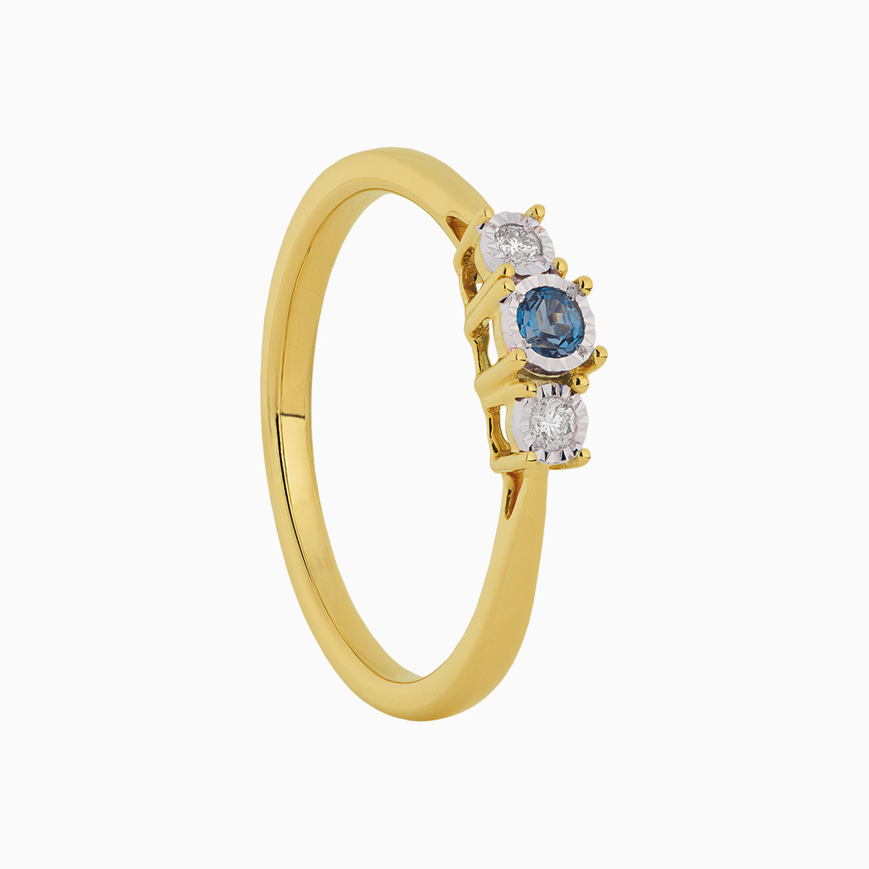 Dit is een gouden ring van het merk IDN voor dames.