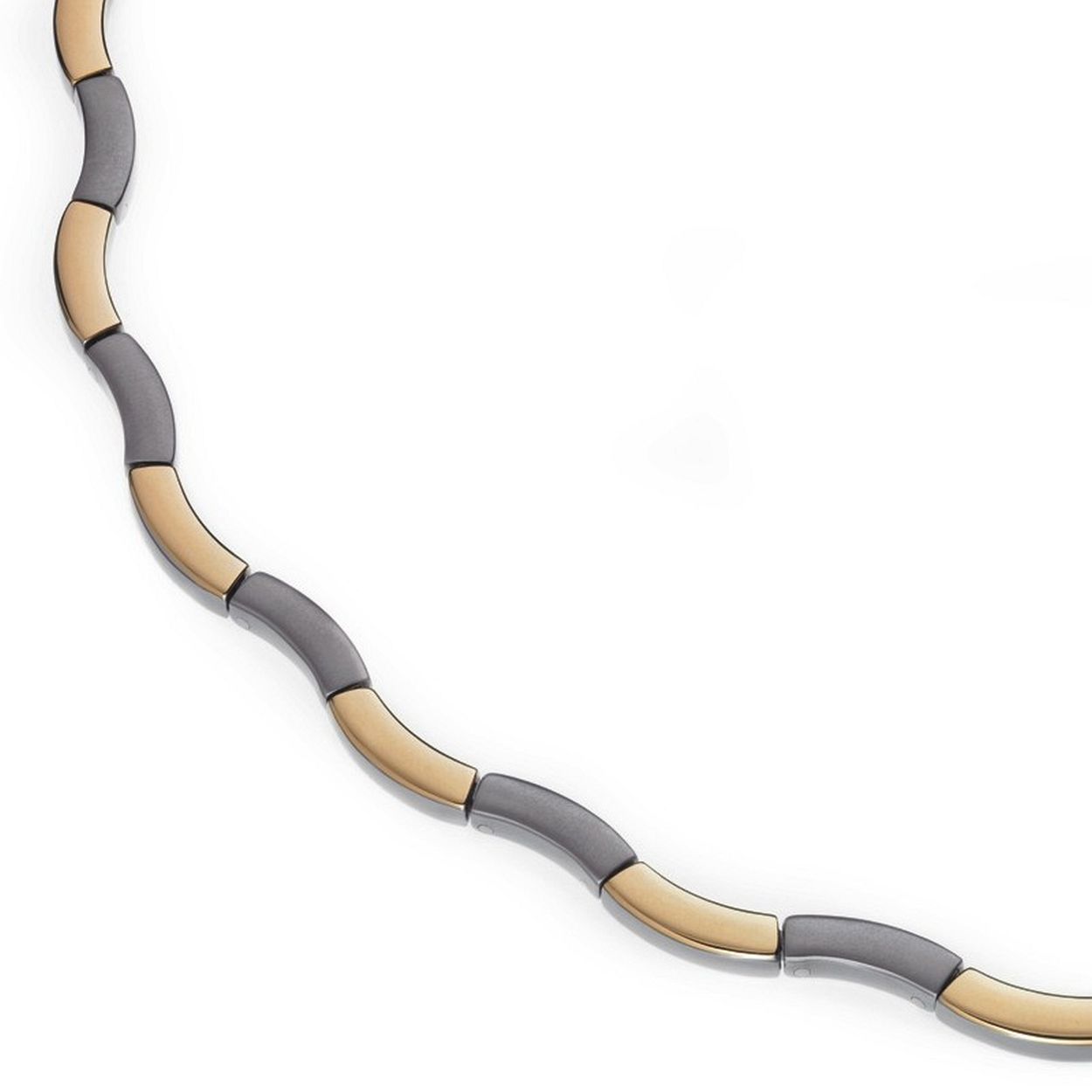 Dit is een collier van het merk Boccia Titanium