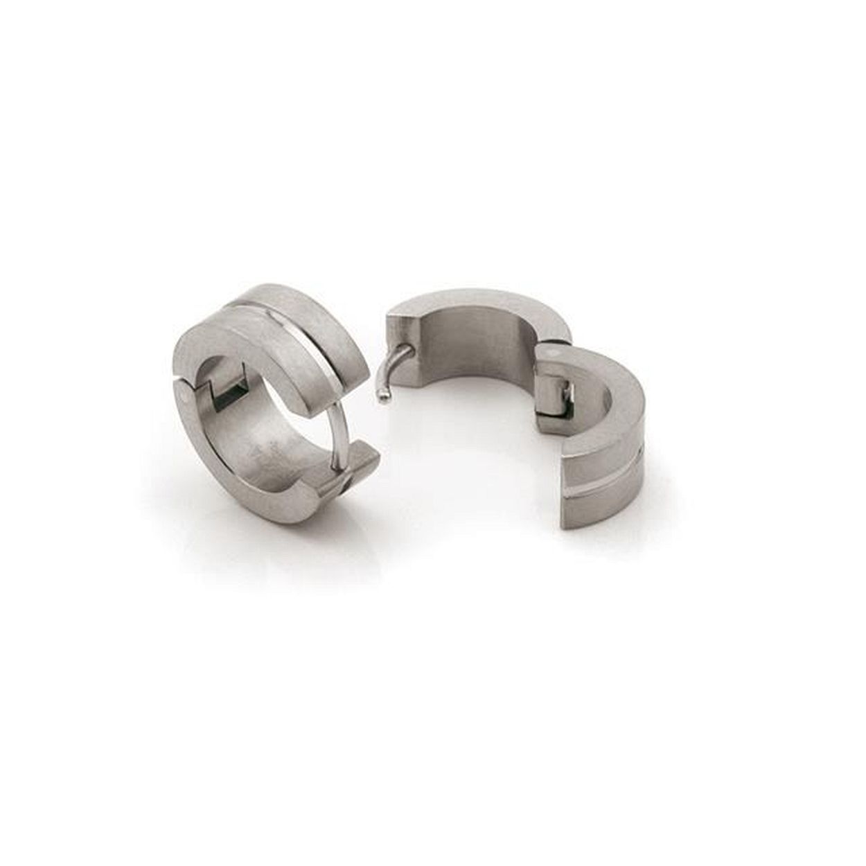 Dit zijn oorsieraden van het merk Boccia Titanium