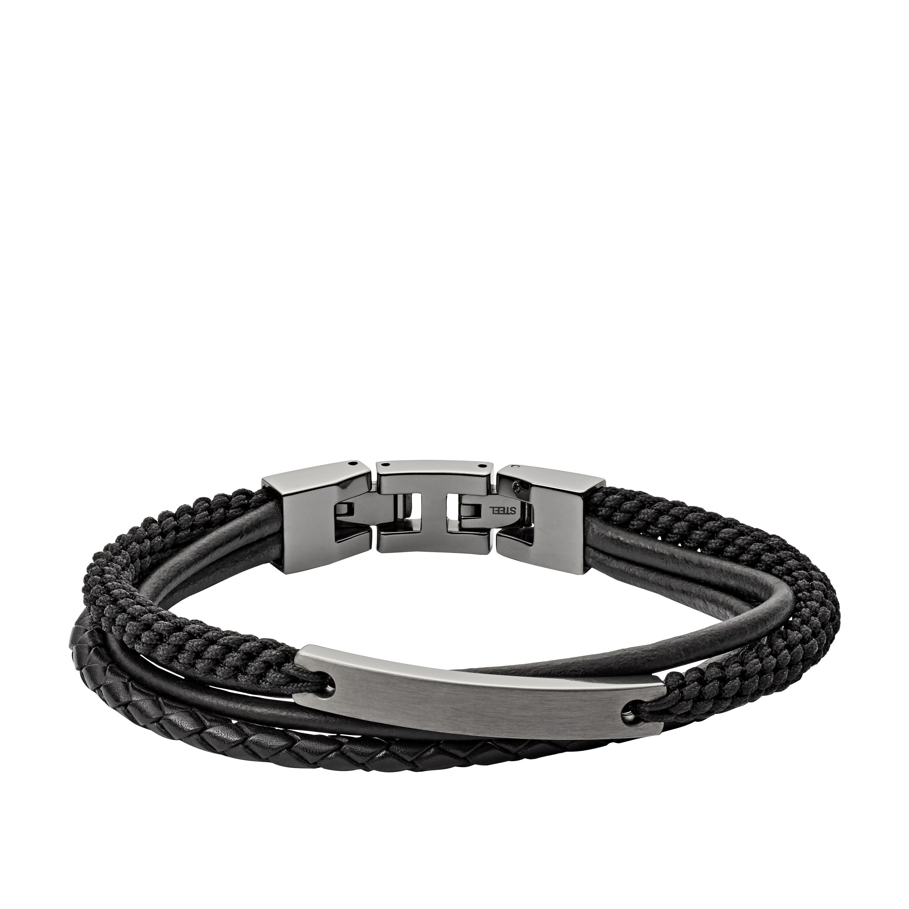 Deze multilook armband van Fossil heeft drie leren band en 1 gevlochten nylon band met een plaatje in het midden.
