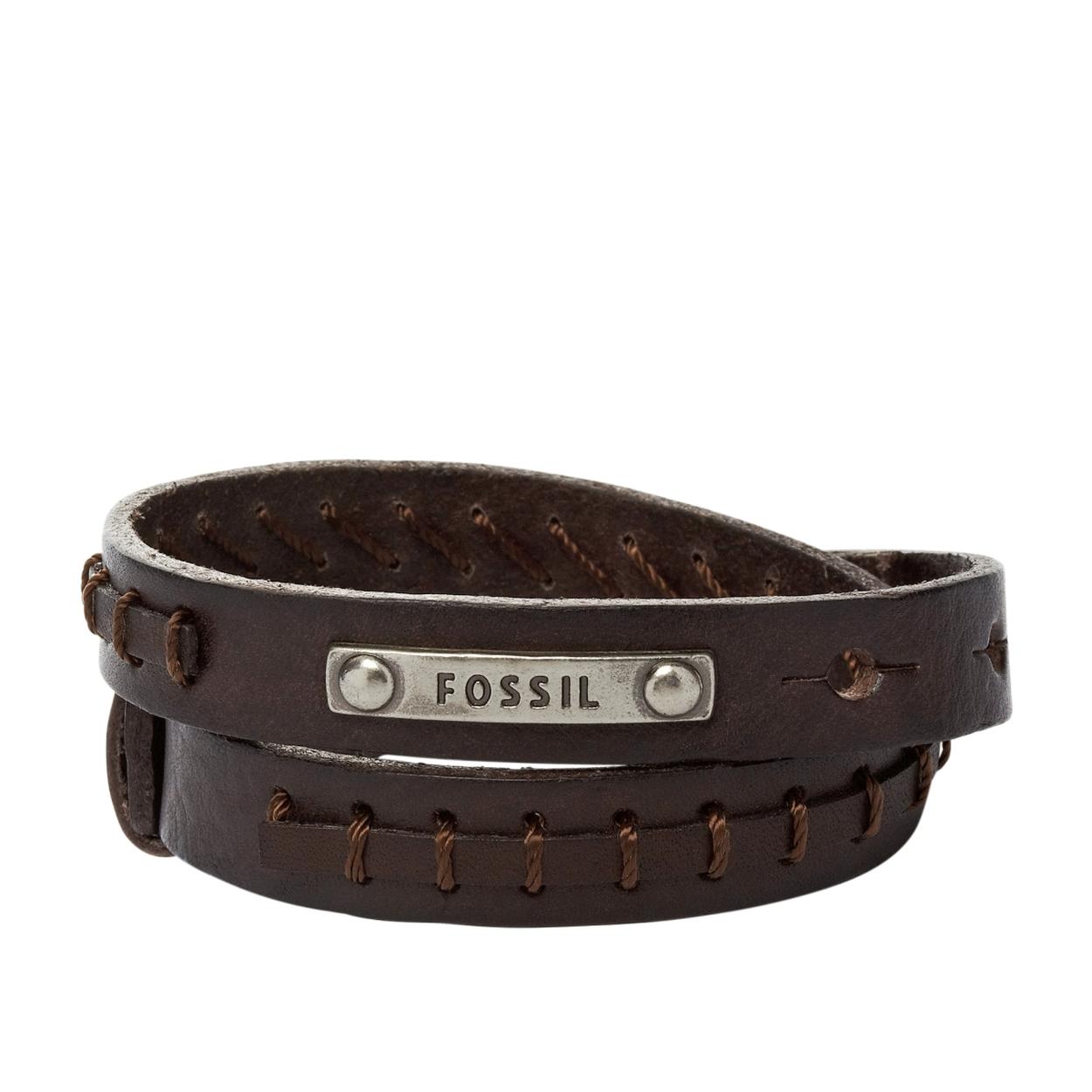 De sieraden van Fossil kenmerken zich door veelzijdigheid in design. Uitgevoerd in verschillende kleuren is er altijd wel een leuke combinatie te maken. Deze prachtige stoere Fossil JF87354040 Armband Silver Tone Brown is een geweldige toevoeging op uw collectie. De bruine dubbele armband is gemaakt van leer en heeft een speels uiterlijk.