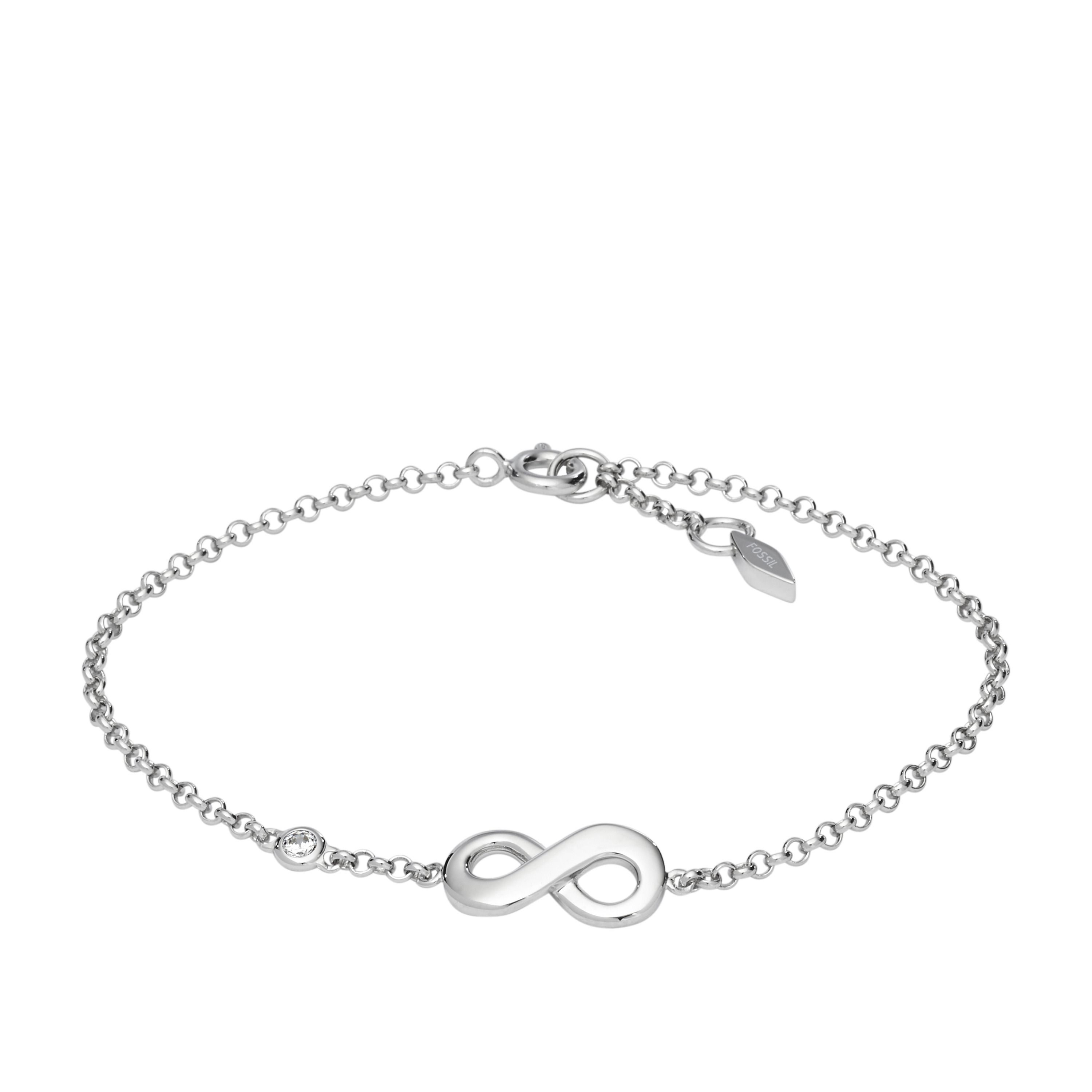 Dit stijlvolle sieraad van Fossil komt uit de sterling silver collectie, het wordt meestal gedragen door dames.