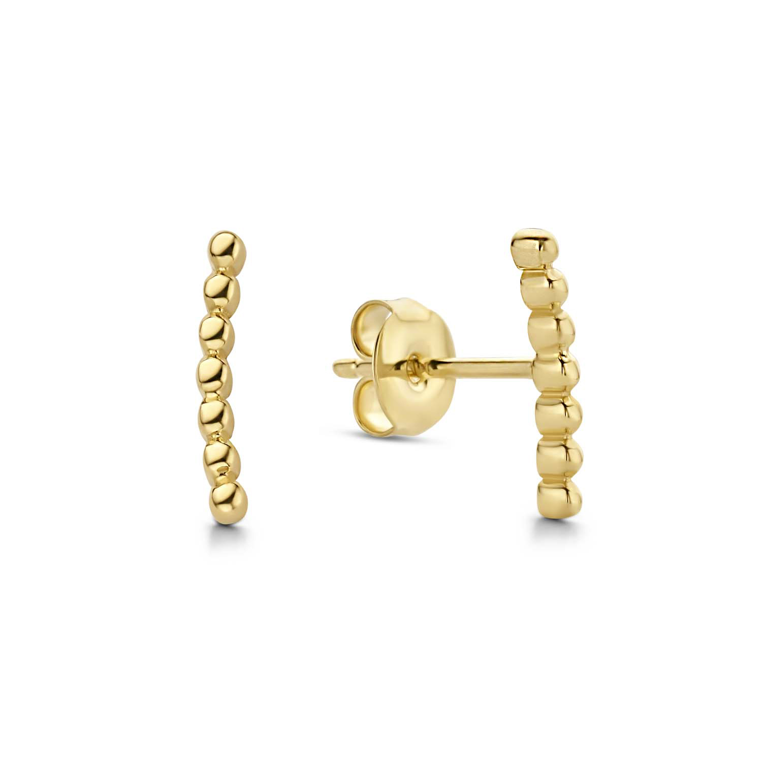 De oorstekers van Jackie zijn gemaakt van 14 karaat echt goud. De oorstekers zijn prachtig om alleen te dragen, maar ook heel mooi te combineren met andere sieraden van Jackie. Maak je look compleet met de armbanden en hangers van Jackie Gold.

De collectie van Jackie Gold bestaat uit fijne 14 karaat gouden sieraden die gemaakt zijn om speels te mixen. Elk ontwerp is tijdloos en verfijnd, handgemaakt met echt vakmanschap. De collectie van Jackie is geìnspireerd door vrouwen in de meest bruisende steden van de wereld. Op de collectie is slechts één regel van toepassing: 'more is more'. Creëer de mooiste combinaties! Drie colliers, twee armbanden en zes ringen aan één hand zijn geen uitzondering.