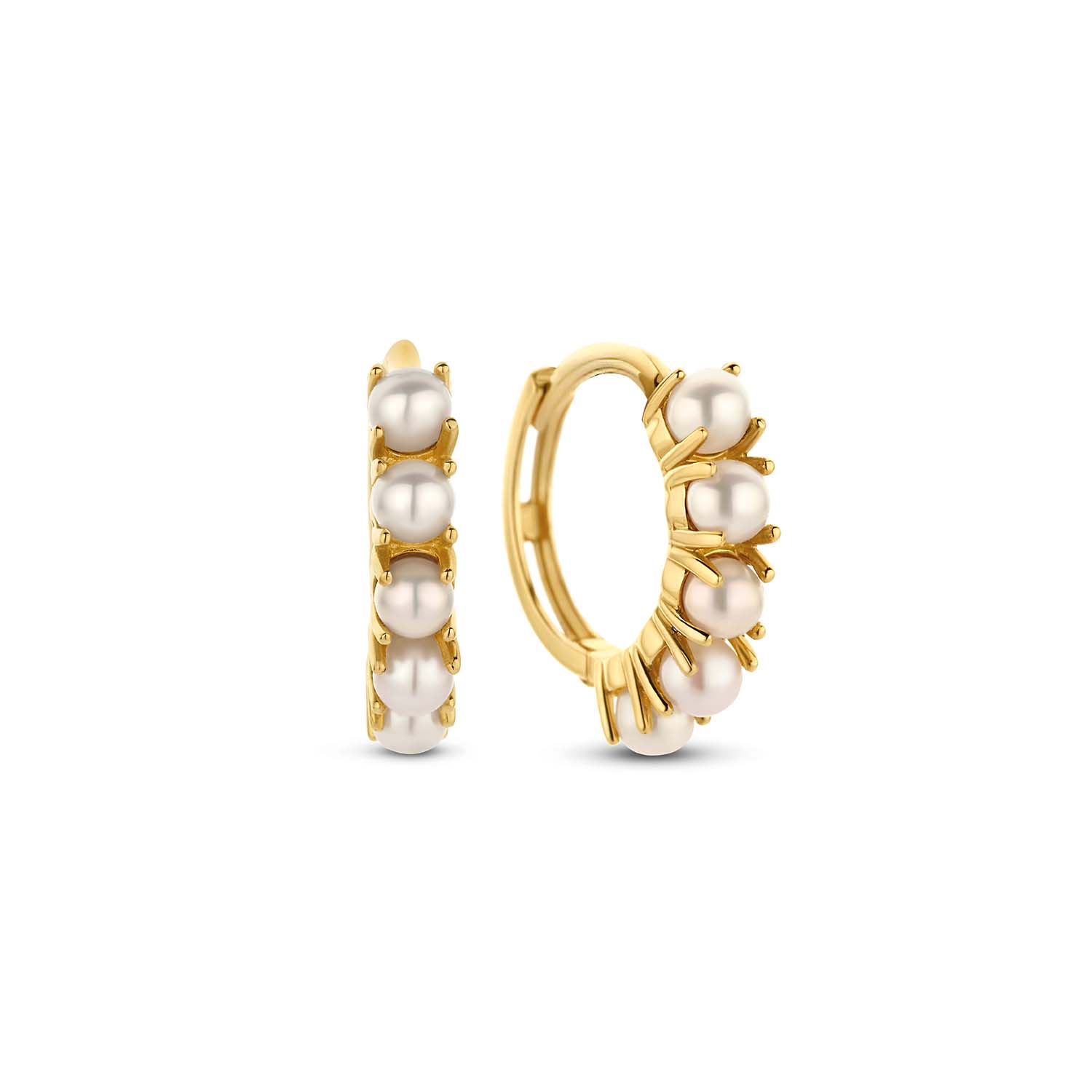 Pearls of Amalfi Earrings
Een mooie toevoeging aan je sieradencollectie, de Pearls of Amalfi Earrings van Jackie! Gemaakt van 14K goud en mooi te combineren met andere Jackie sieraden.

Fijne 14 karaats sieraden, waarbij layering en stacking centraal staan: Jackie! Elk ontwerp is tijdloos en verfijnd, handgemaakt met echt vakmanschap. Voor de collectie van Jackie heb ik mij laten inspireren door vrouwen in de meest bruisende steden van de wereld. Voor sieraden is slechts één regel van toepassing: ‘more=more’. Creëer de mooiste combinaties! Drie colliers, twee armbanden en zes ringen aan één hand, zijn geen uitzondering.

Specificaties
- Oorringen
- Materiaal: 14 Karaat - Geelgoud - 585
- Diameter oorring: 10mm
- Afmeting hanger: 2,8mm
- Artikelnummer: JKE22.220