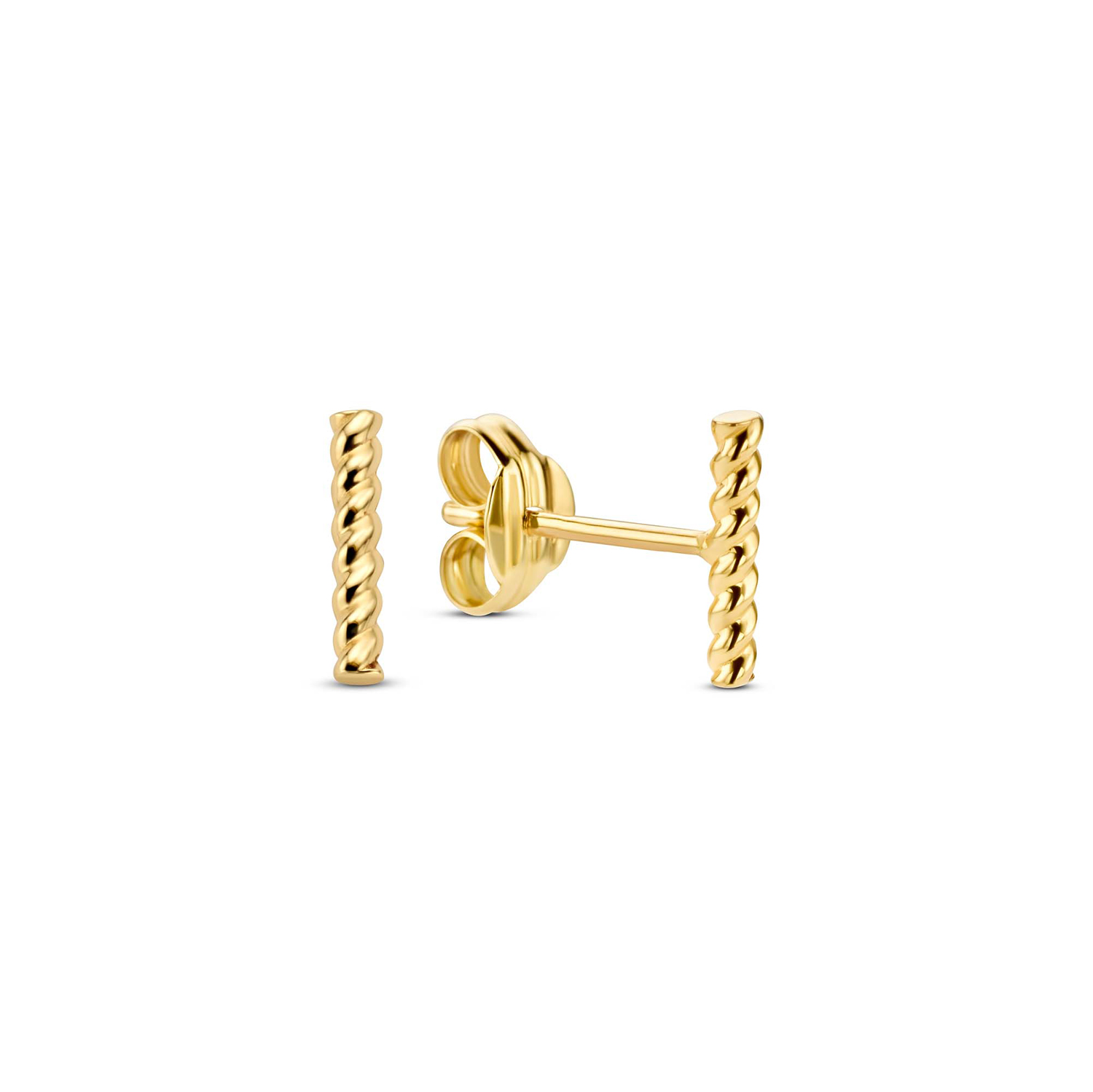 Torsion d'or Studs
Eenvoudig met een twist, deze Torsion d'or Studs van 14K goud. Een mooie toevoeging aan je sieradencollectie en perfect te combineren met andere sieraden van Jackie!

Brussel, de stad die bekend staat om haar imposante gebouwen met gouden details. De stad van pralines en wafels, maar vooral de stad van de bubbels. Loop door het prachtige Galleries Royales Saint-Hubert onderweg naar een sprankelende borrel terwijl Jackies sieraden schitteren in de ondergaande zon. Ik straal en voel me zelfverzekerd.

Ik heb me voor mijn nieuwe 14 karaat gouden collectie laten inspireren door de bruisende sfeer van Brussel. Dit vind je terug in mijn nieuwe ontwerpen in de vorm van colliers, armbanden, oorsieraden en ringen.

Specificaties
- Oorstekers
- Materiaal: 14 Karaat - Geelgoud - 585
- Afmeting: 8 x 1,5mm
- Artikelnummer: JKE22.260