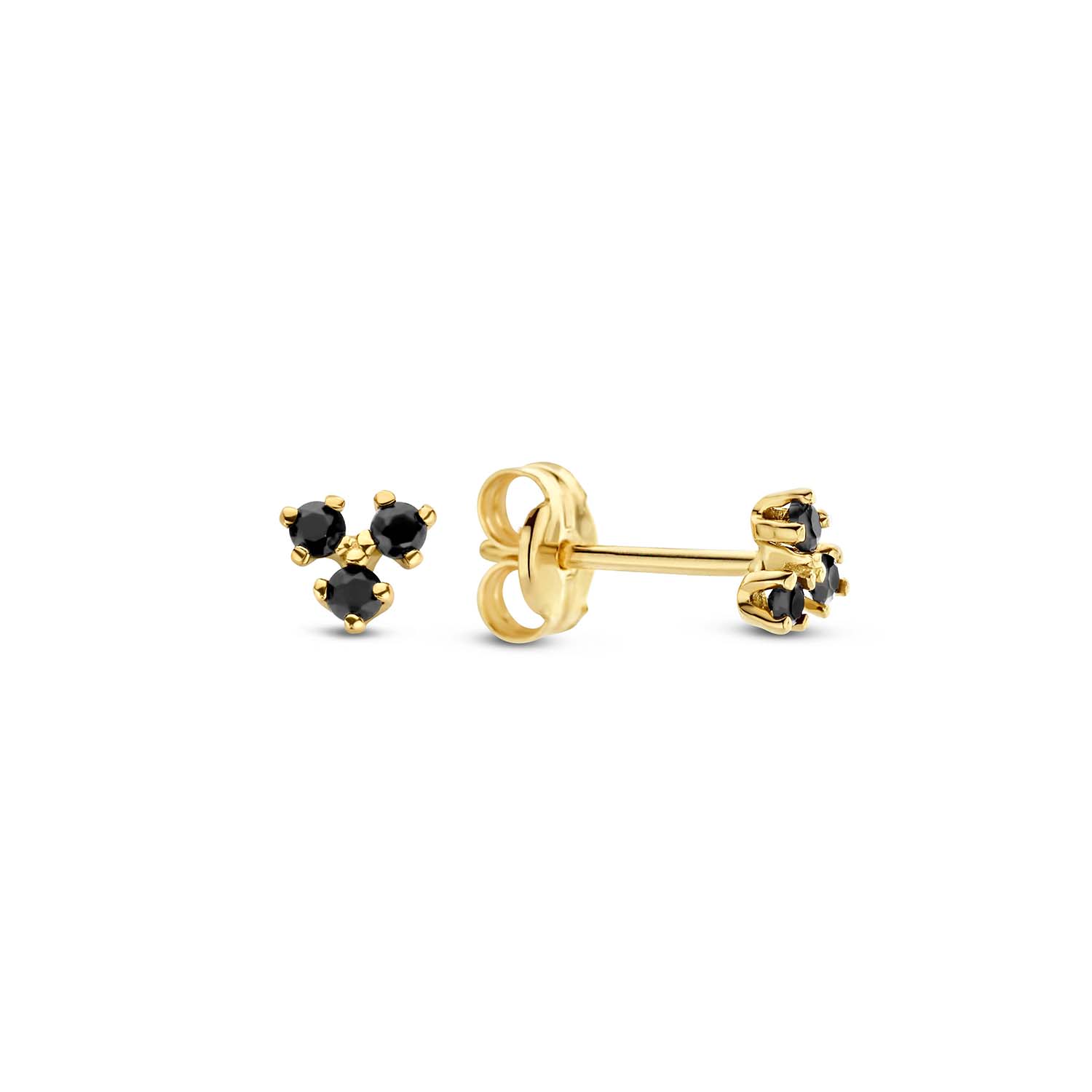 Jackie Miró Onyx Triangle Studs 
De Miró Onyx Triangle Studs zijn geïnspireerd op de kunstwerken van Joan Miró, een kunstschilder die veel gebruik maakte van grafische vormen. De studs zijn gemaakt van 14K goud en versierd met sprankelende onyx edelstenen. Combineer ze met je andere Jackie favorieten en creëer een unieke look!

In Love With Barcelona
Zon, stand, tapas, sangria en kunst. Sí, Barcelona! Jackie heeft tijdens haar reis naar Spanje inspiratie opgedaan in de wereldstad Barcelona. De Gaudí huizen, de kunstwerken in het gekleurde Parc Güell en natuurlijk de adembenemende Sagrada Família: elke plek was nog mooier dan zij zich had voorgesteld. Deze stad heeft een plekje in Jackie’s hart veroverd. Ontdek nu de nieuwe 14 karaat gouden sieradencollectie ‘In Love With Barcelona’. 

Specificaties
- Oorstekers
- Materiaal: 14 Karaat - Geelgoud - 585
- Edelsteen: onyx - Het gaat hier om een echte edelsteen. De kleur van de edelsteen kan afwijken van de productafbeelding.
- Afmeting: 3,7m, x 3,7mm
- Artikelnummer: JKE23.012