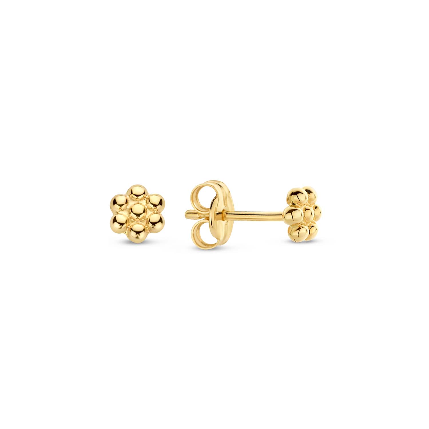 Jackie Margarita Studs De Margarita Studs doen Jackie denken aan het zonnige Barcelona! Gemaakt van 14K goud en perfect te combineren met je andere Jackie favorieten voor een complete look. Hoe combineer jij ze? In Love With Barcelona Zon, stand, tapas, sangria en kunst. Sí, Barcelona! Jackie heeft tijdens haar reis naar Spanje inspiratie opgedaan in de wereldstad Barcelona. De Gaudí huizen, de kunstwerken in het gekleurde Parc Güell en natuurlijk de adembenemende Sagrada Família: elke plek was nog mooier dan zij zich had voorgesteld. Deze stad heeft een plekje in Jackie’s hart veroverd. Ontdek nu de nieuwe 14 karaat gouden sieradencollectie ‘In Love With Barcelona’. Specificaties - Oorstekers - Materiaal: 14 Karaat - Geelgoud - 585 - Afmeting: 4,5 x 4,5mm - Artikelnummer: JKE23.307