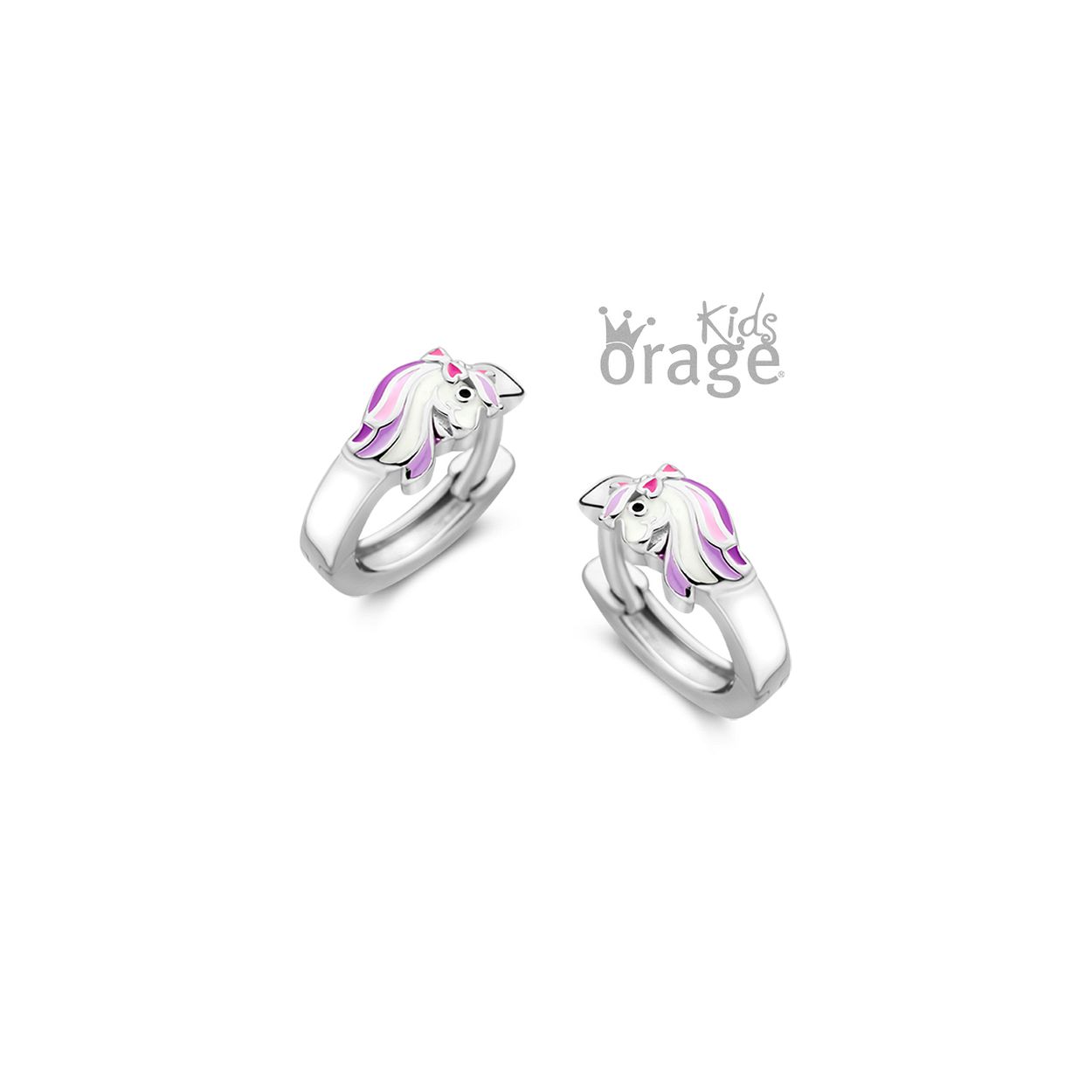 De ORAGE KIDS OORRINGEN K2564 met modelnummer O/3529/A zijn prachtige creolen vervaardigd uit hoogwaardig zilver en hebben een elegante zilverkleurige afwerking. Perfect voor elke gelegenheid, deze creolen stralen klasse en eenvoud uit. Draag ze bij zowel casual als formele outfits voor een verfijnde look. Een ideaal accessoire voor kinderen die stijlvol willen zijn.