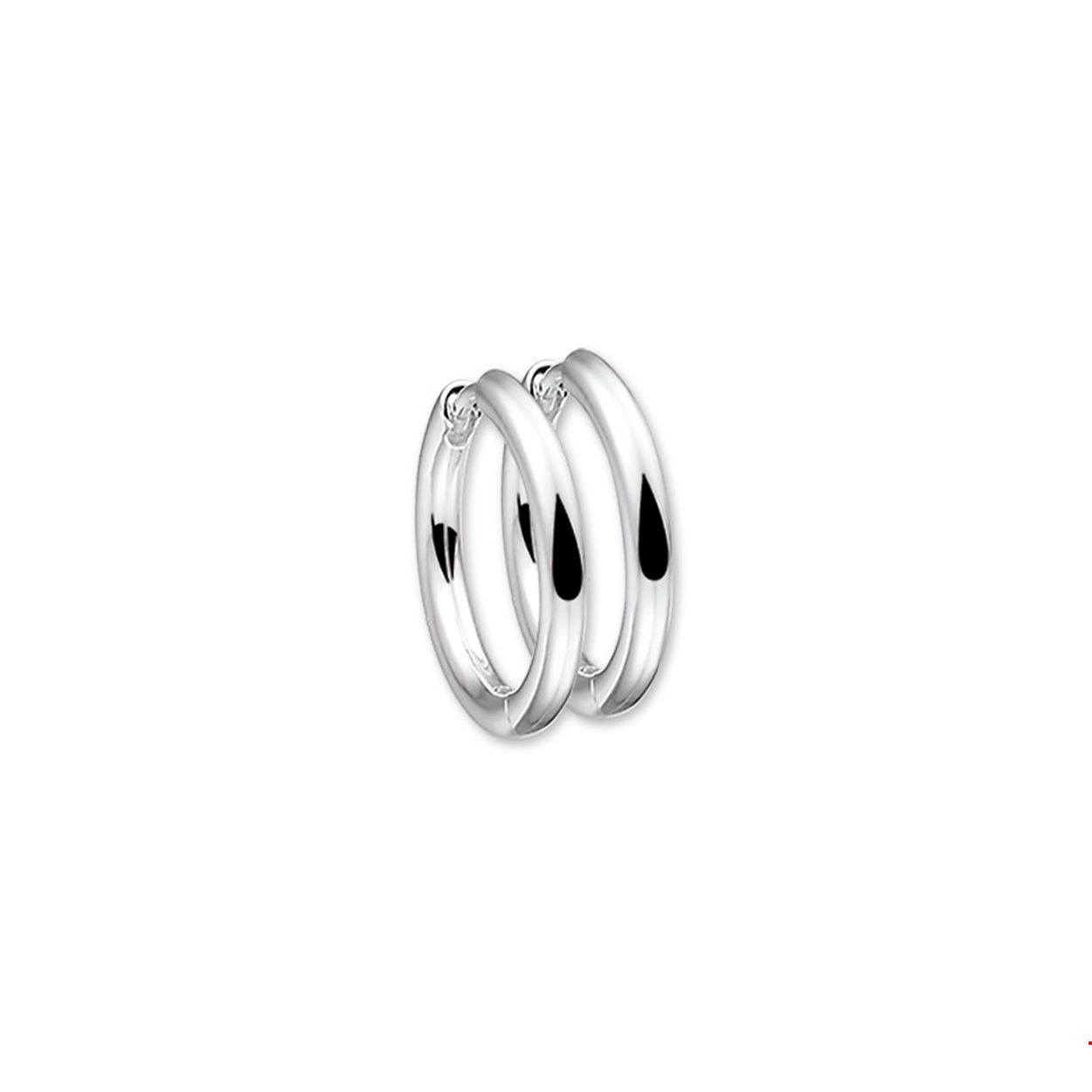 Zilveren klapcreolen met een ronde buis en een poli afwerking.

Gender: dames
Breedte: 2.5 mm