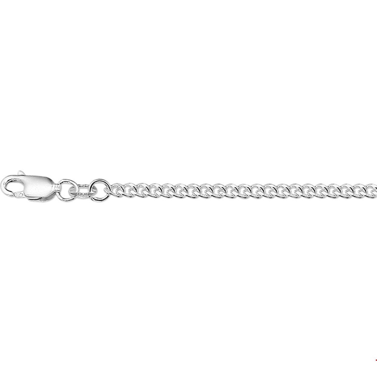 Zilveren collier in een gourmet schakel. Het collier heeft een lengte van 60centimeter en een breedte van 2,6 millimeter.