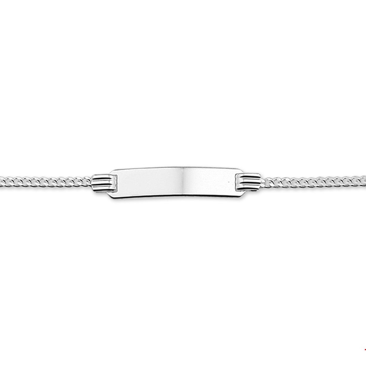 Zilveren graveerarmband. De lengte bedraagt 13cm met 2cm extensie. De breedte van de graveerplaat bedraagt 4.8mm.
Uniekenummer serie: 27631
Doelgroep: kinderen
Breedte: 4.8 mm
Kortste lengte: 13 mm
Langste lengte: 15 mm