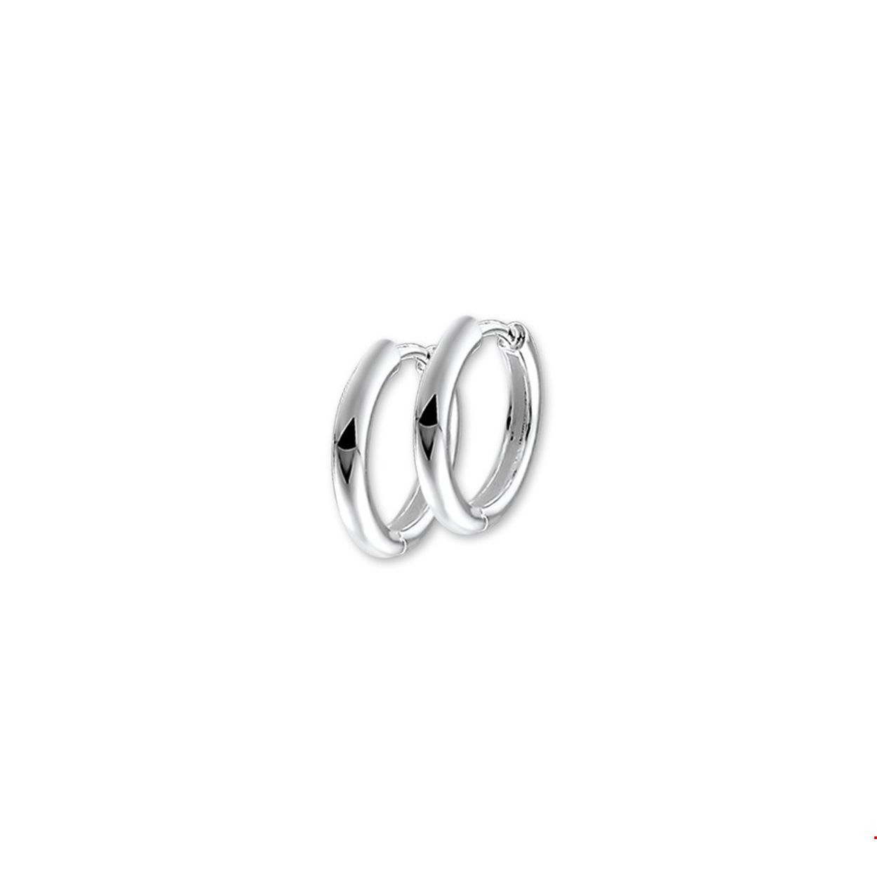 Een goede garderobe begint bij de basis en ditzelfde geldt voor een tijdloze sieradencollectie! Deze basic creolen passen bij iedere outfit en zijn met veel andere sieraden te combineren. Details: Zilveren klapcreolen met een halfronde buis en een poli afwerking.

Gender: dames
Breedte: 2 mm