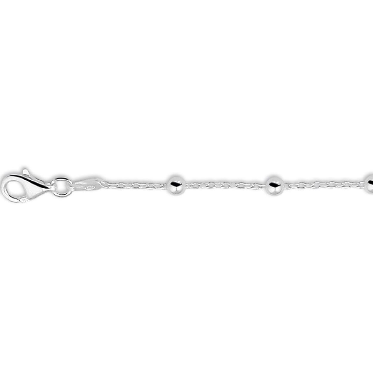 Dit enkelbandje is gemaakt van zilver en ze zijn zilverkleurig. Het is een sieraad voor dames.