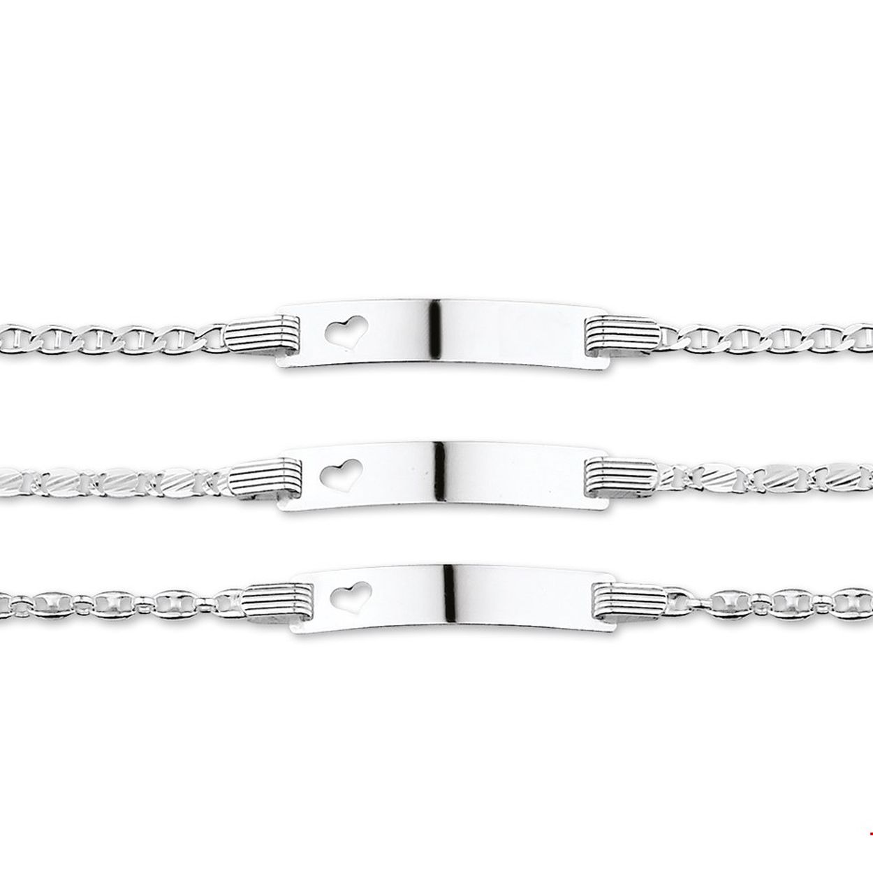 Beschrijving: Assortiment van zilveren graveerarmbanden met een gestanst hartje.
