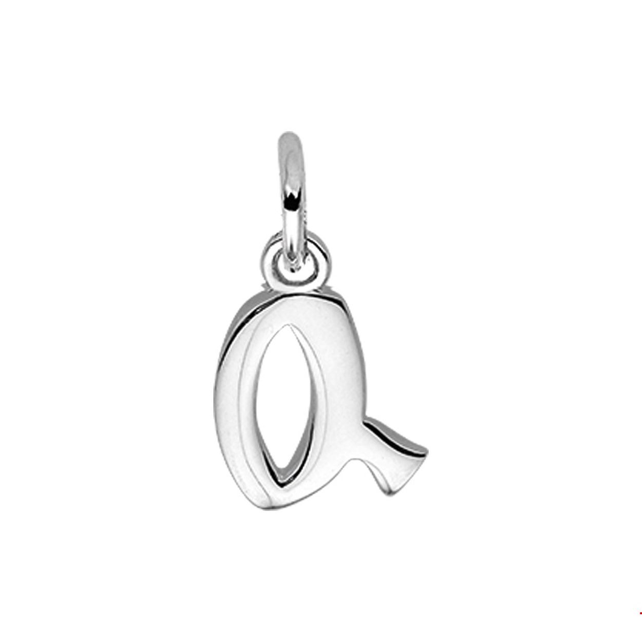 Zilveren hanger letter Q met een hoogte van 12.5mm en een breedte van 9mm.